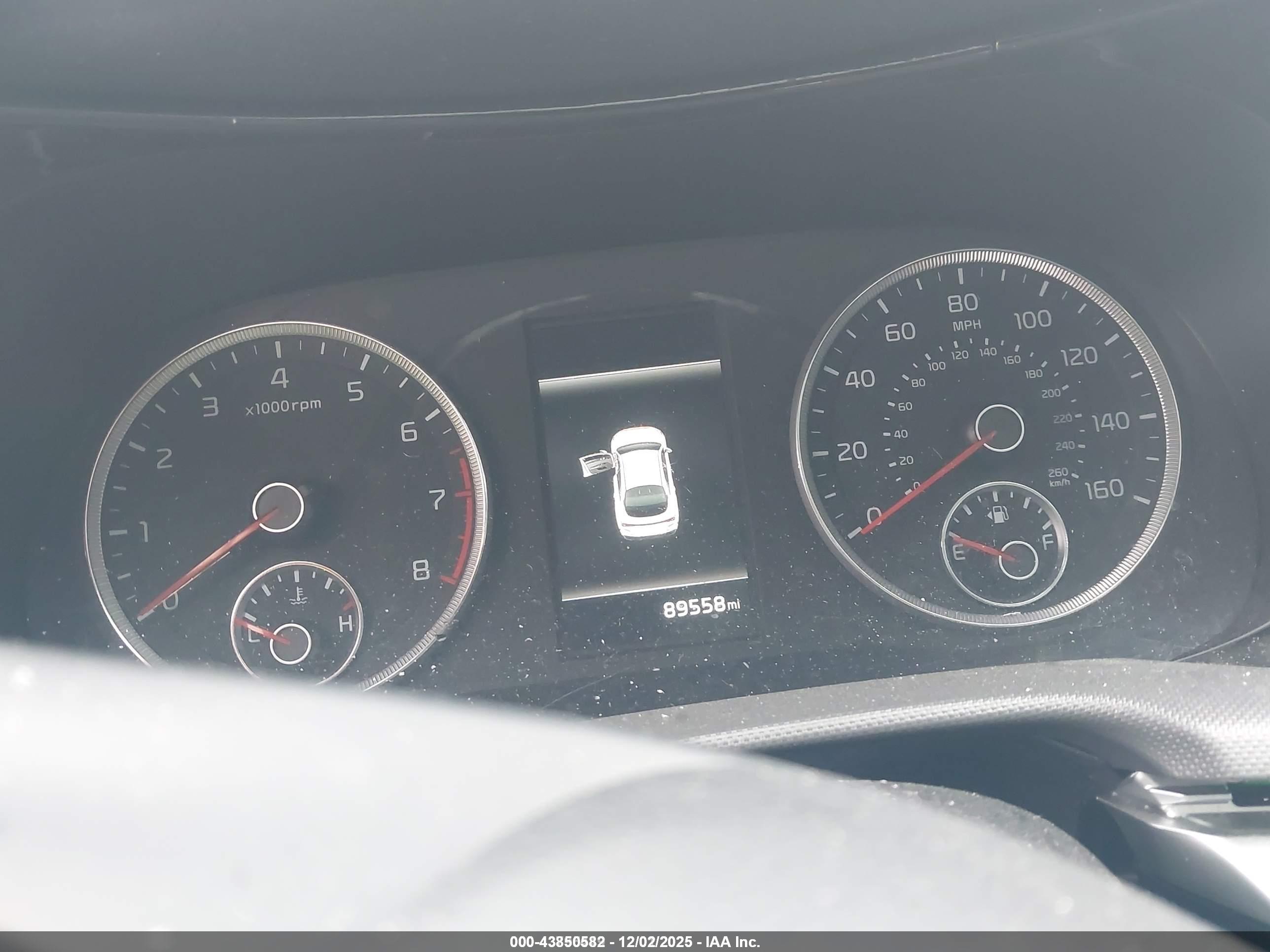 KIA K5 image 7