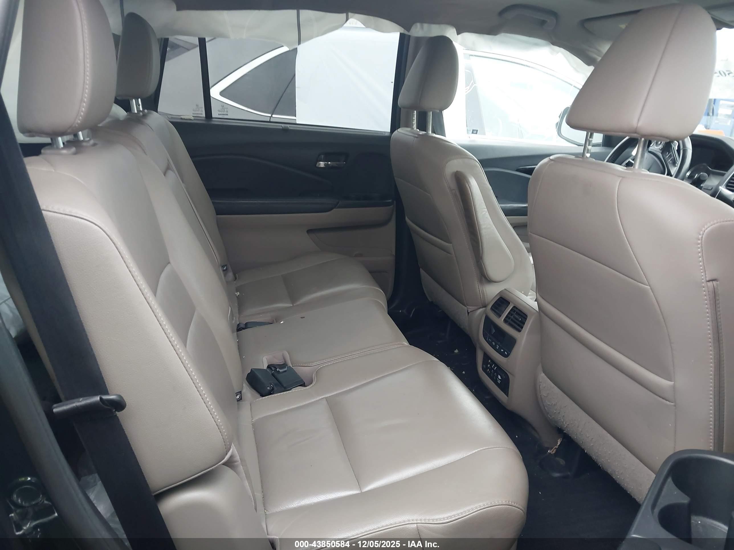 HONDA PILOT image 8