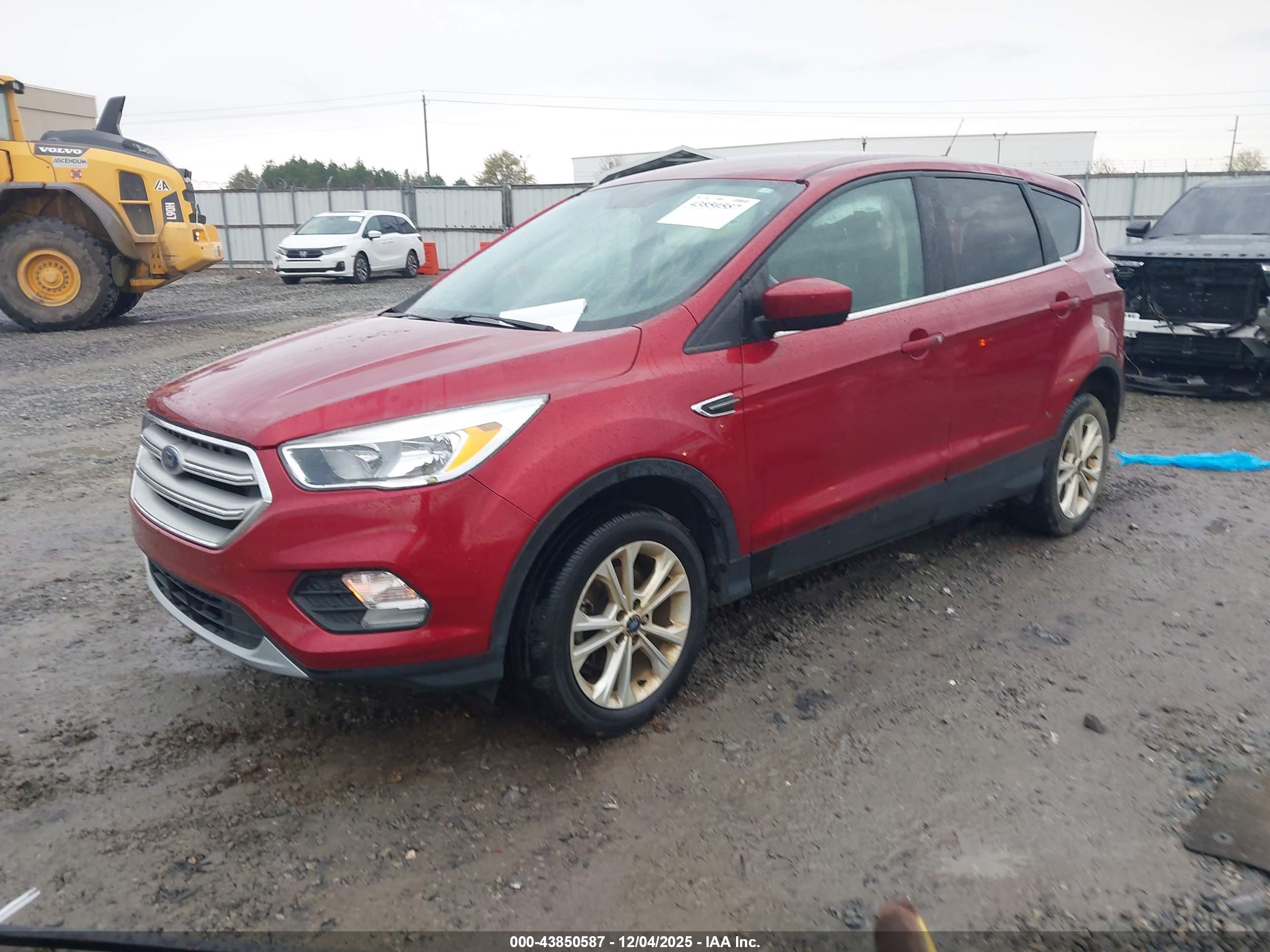 FORD ESCAPE image 2