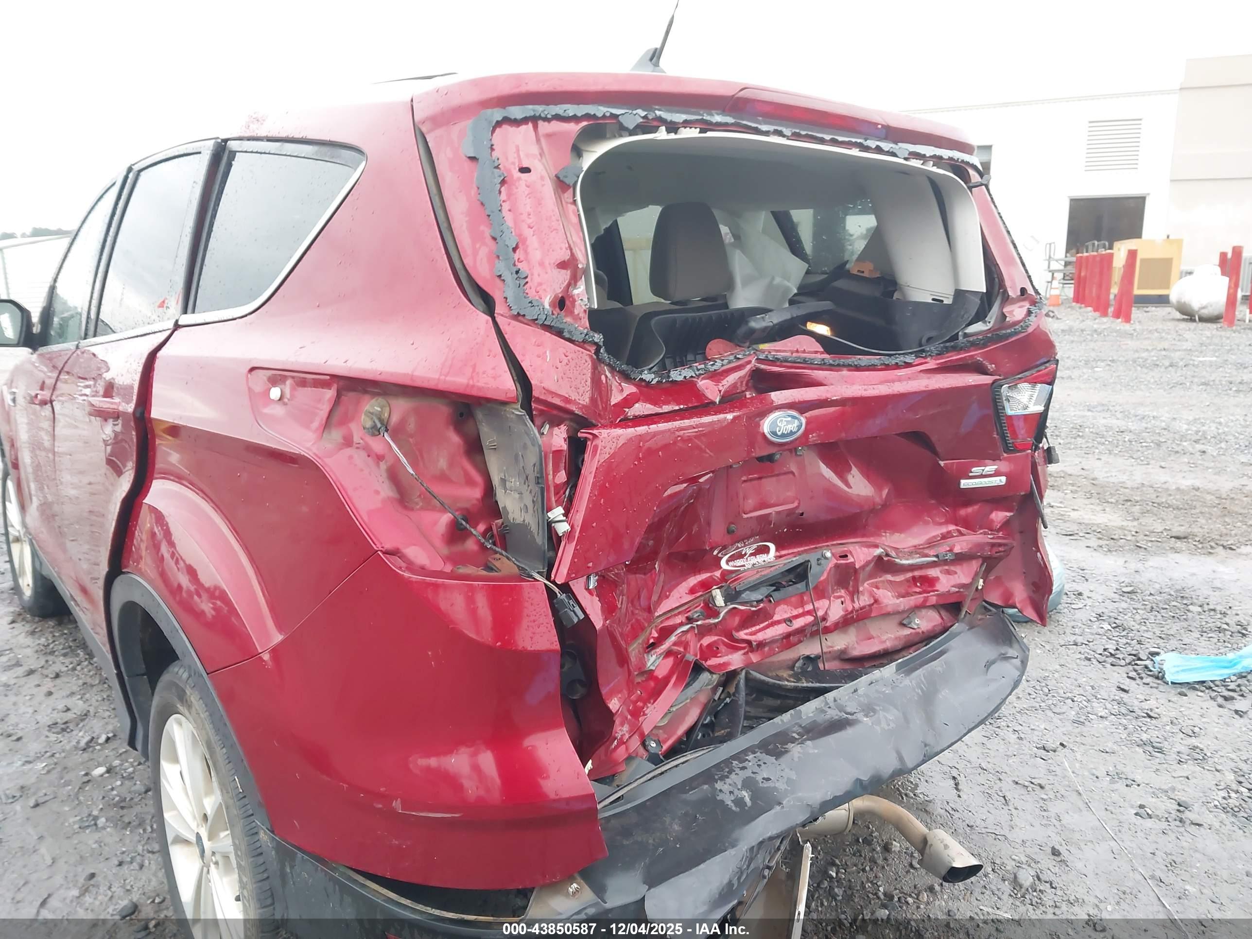 FORD ESCAPE image 6
