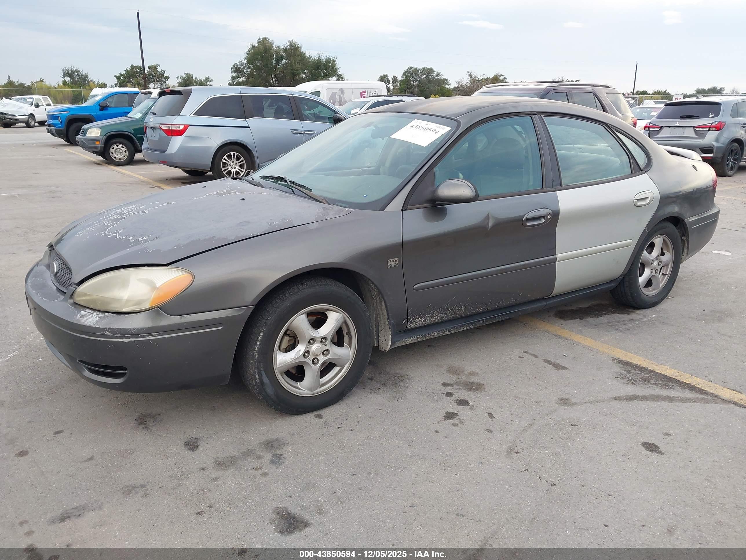 FORD TAURUS image 2