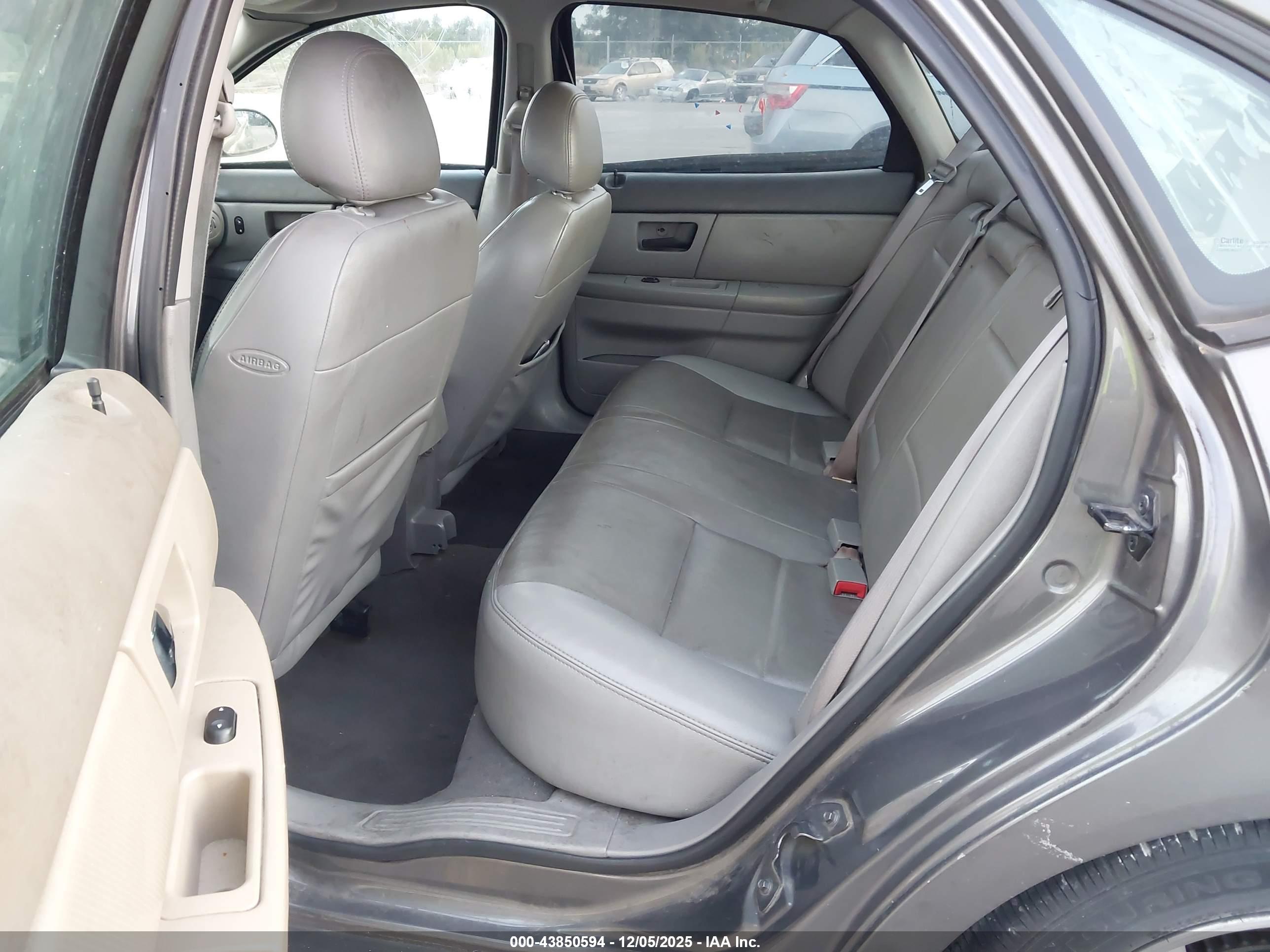FORD TAURUS image 8