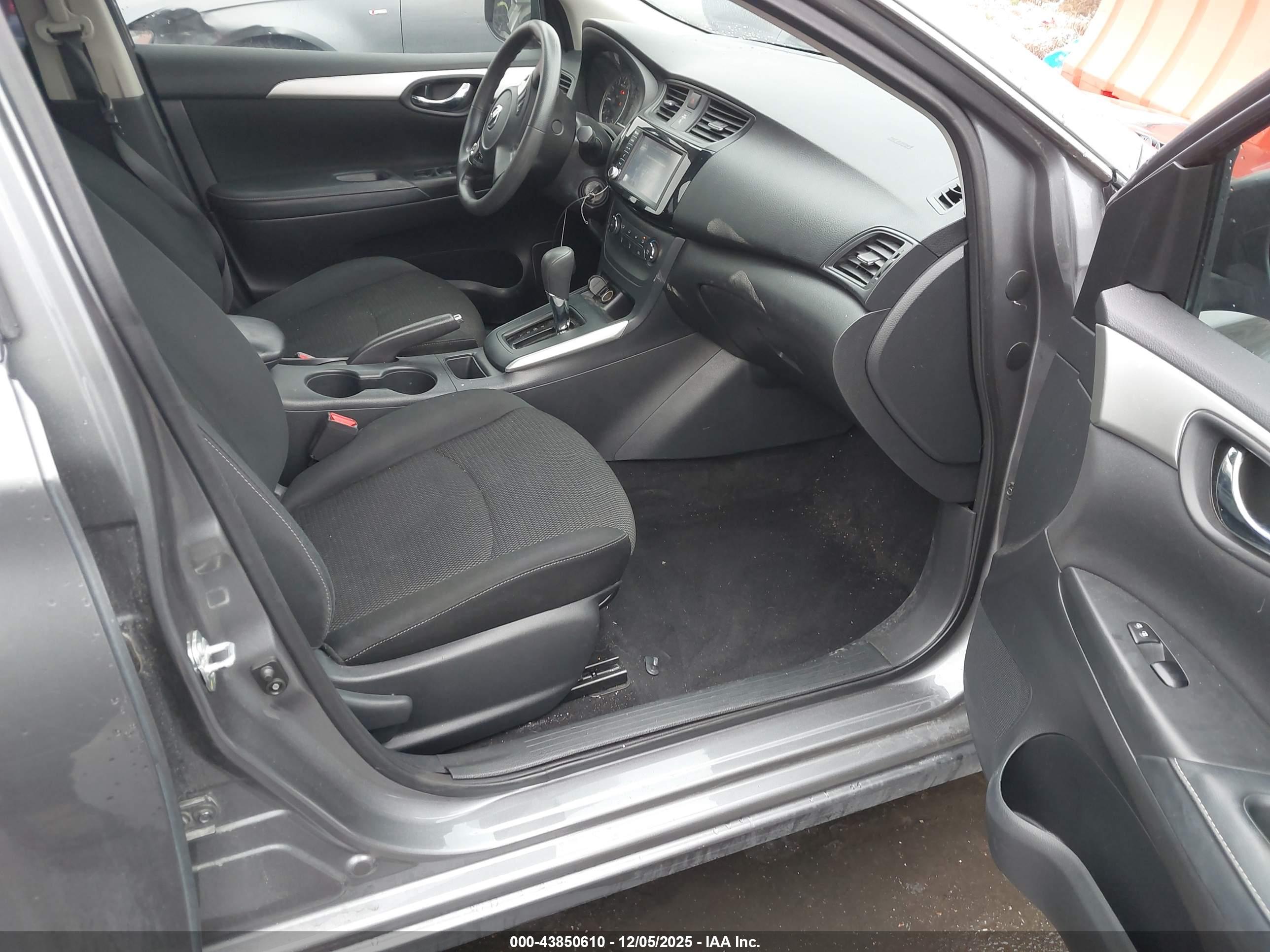 NISSAN SENTRA image 5