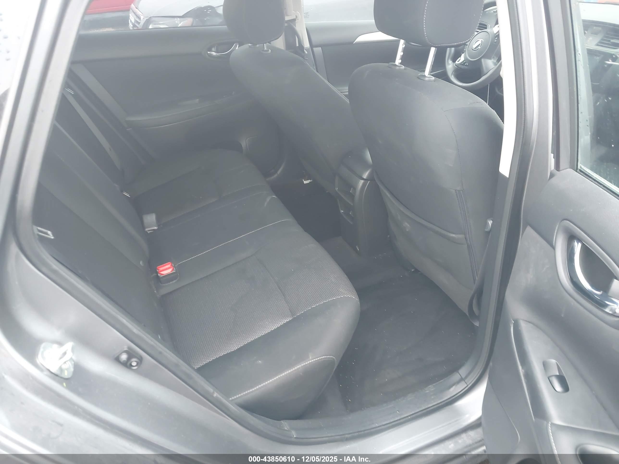 NISSAN SENTRA image 8