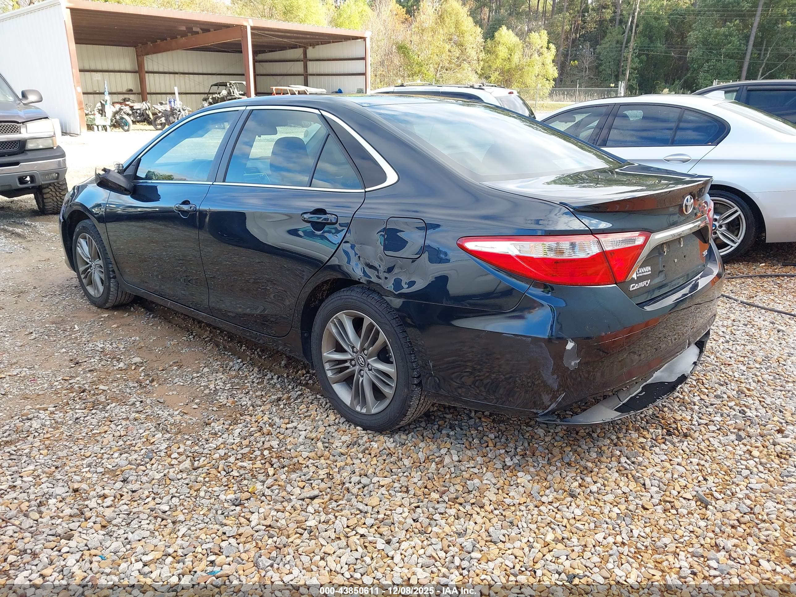 TOYOTA CAMRY image 3