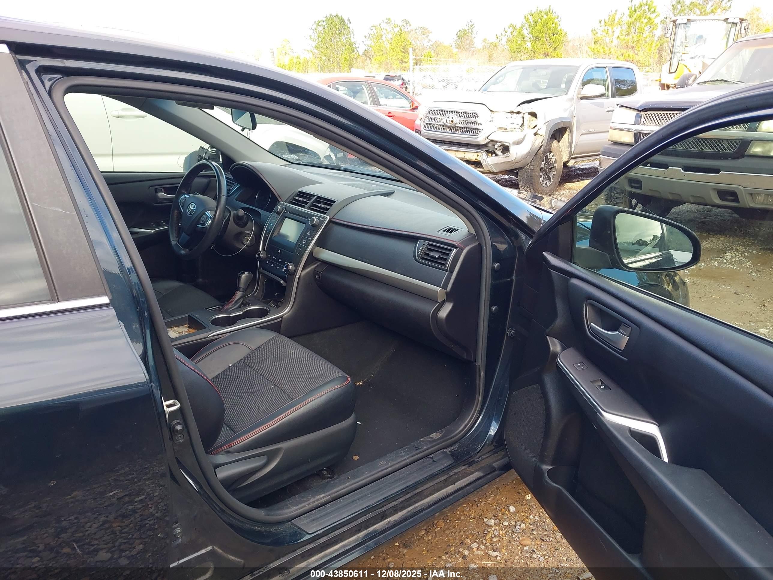 TOYOTA CAMRY image 5