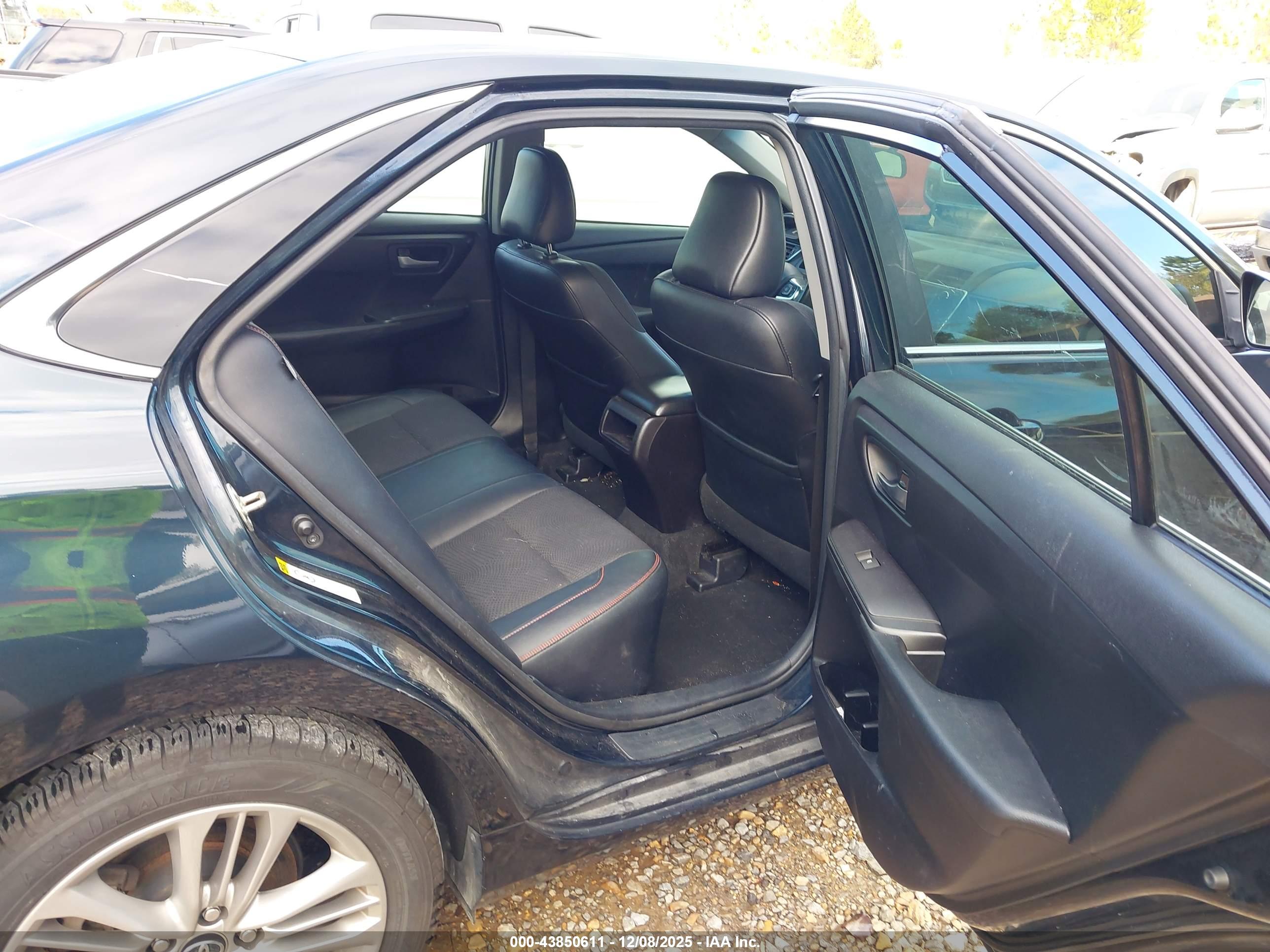TOYOTA CAMRY image 8