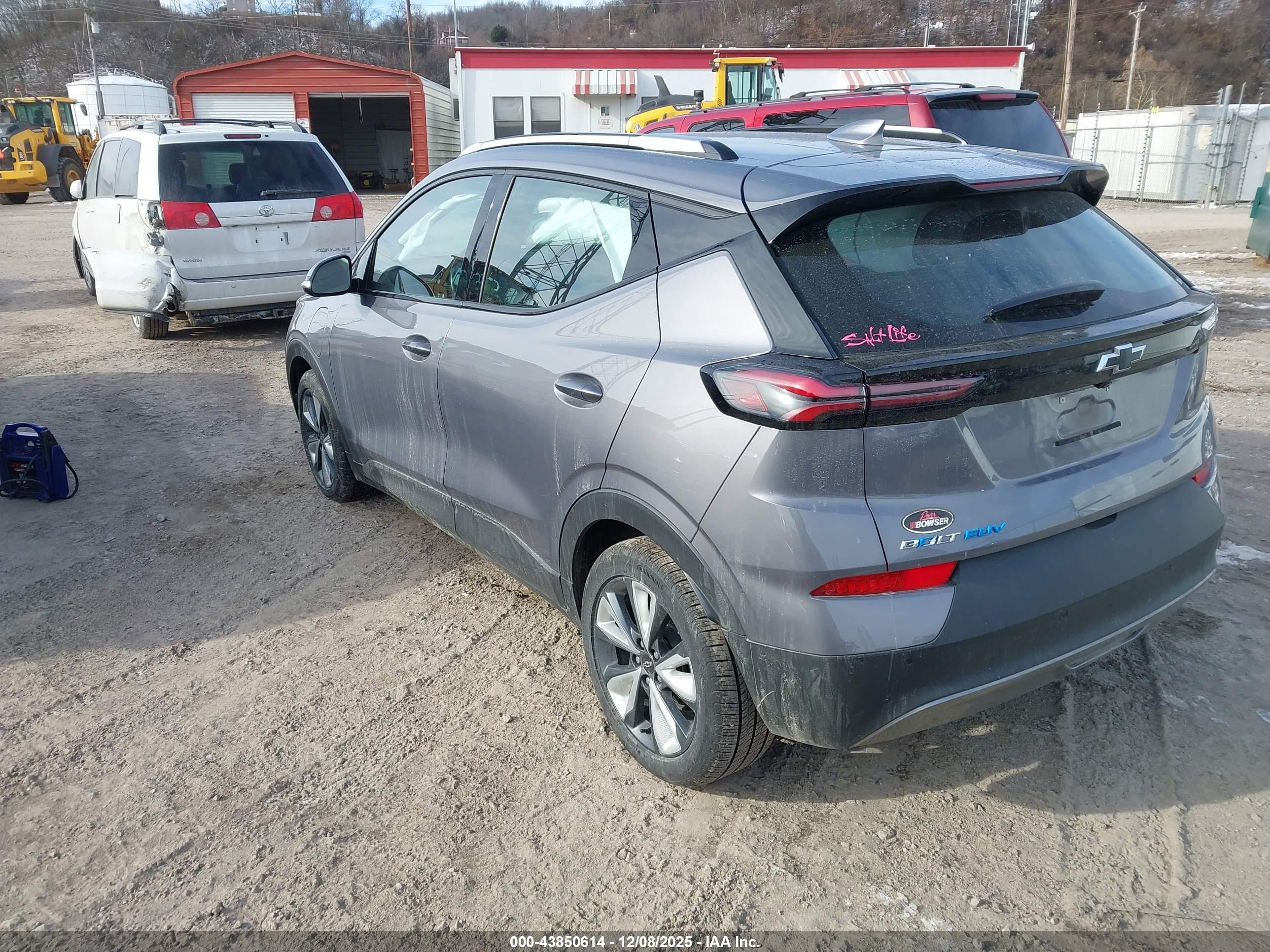 CHEVROLET BOLT image 3