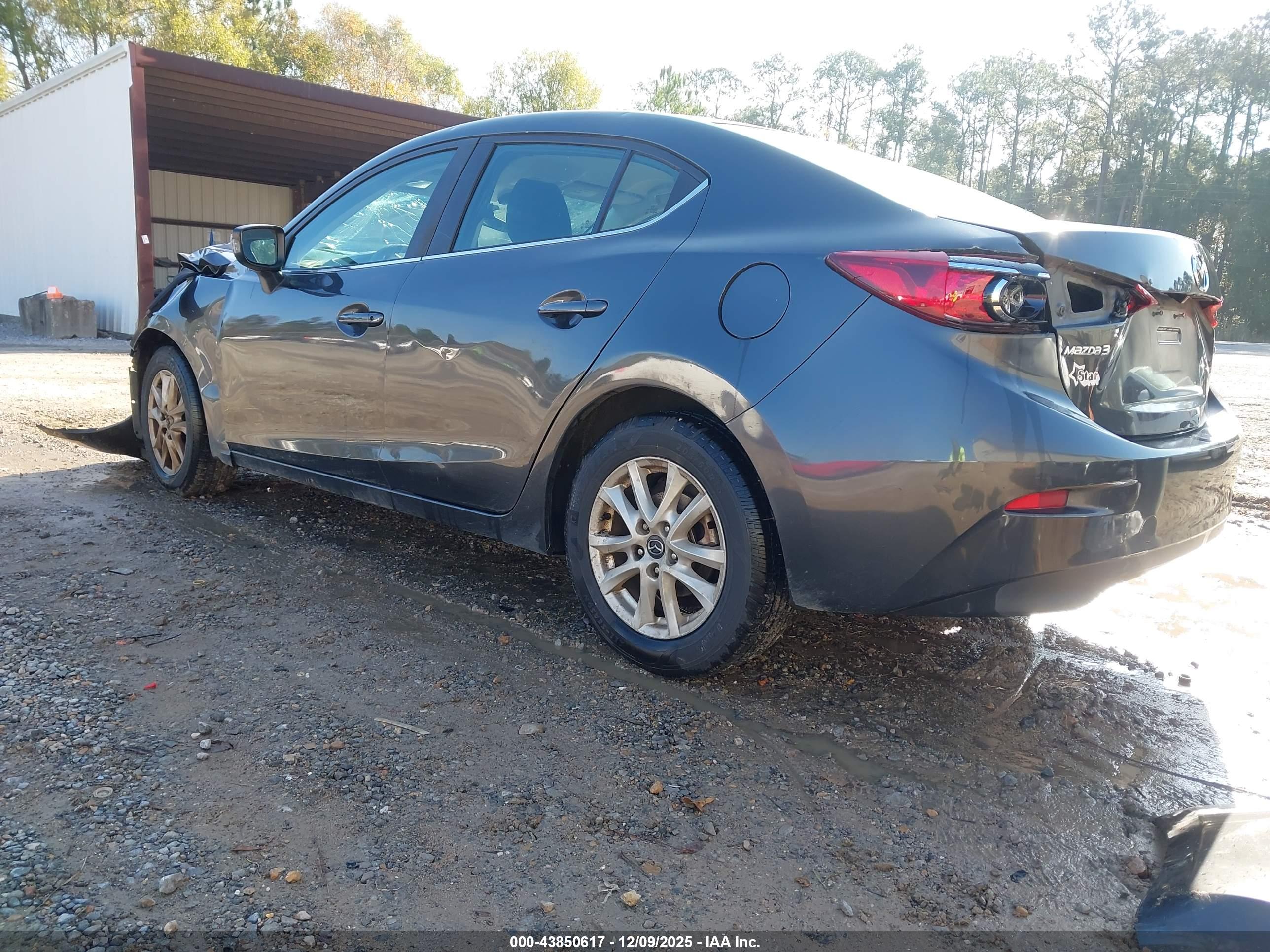 MAZDA MAZDA3 image 3