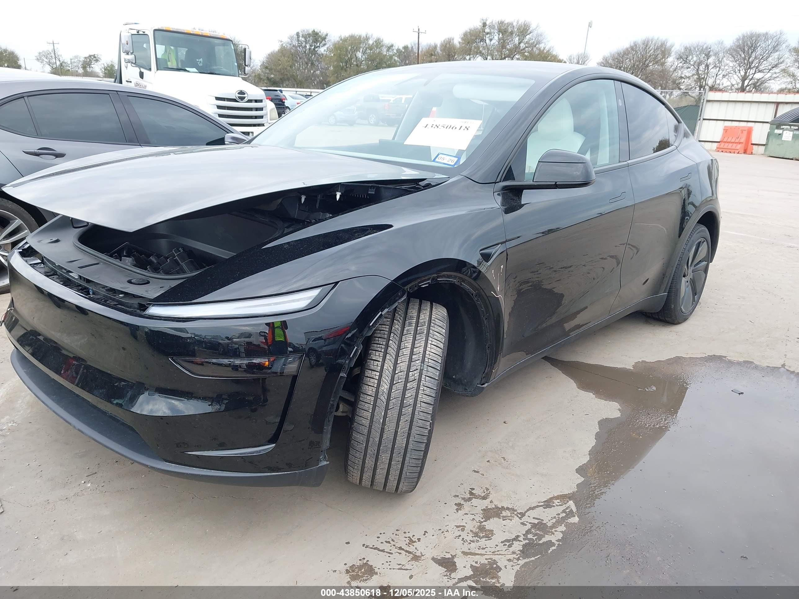 TESLA MODEL image 2