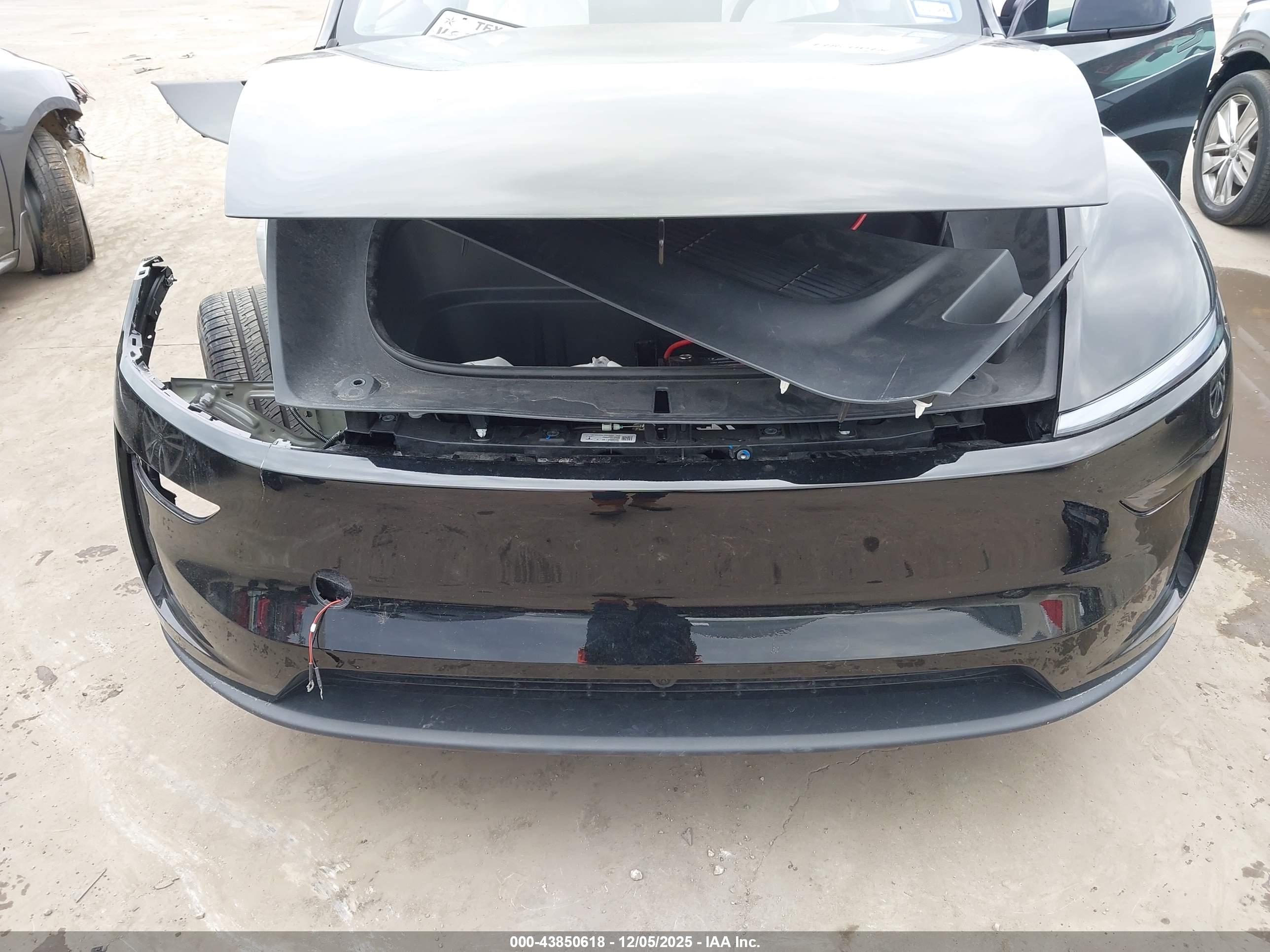 TESLA MODEL image 6