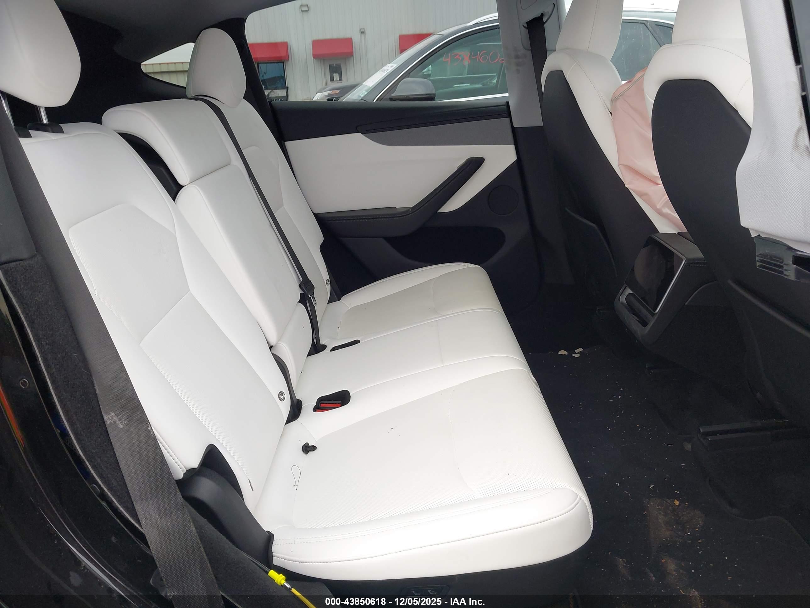 TESLA MODEL image 8