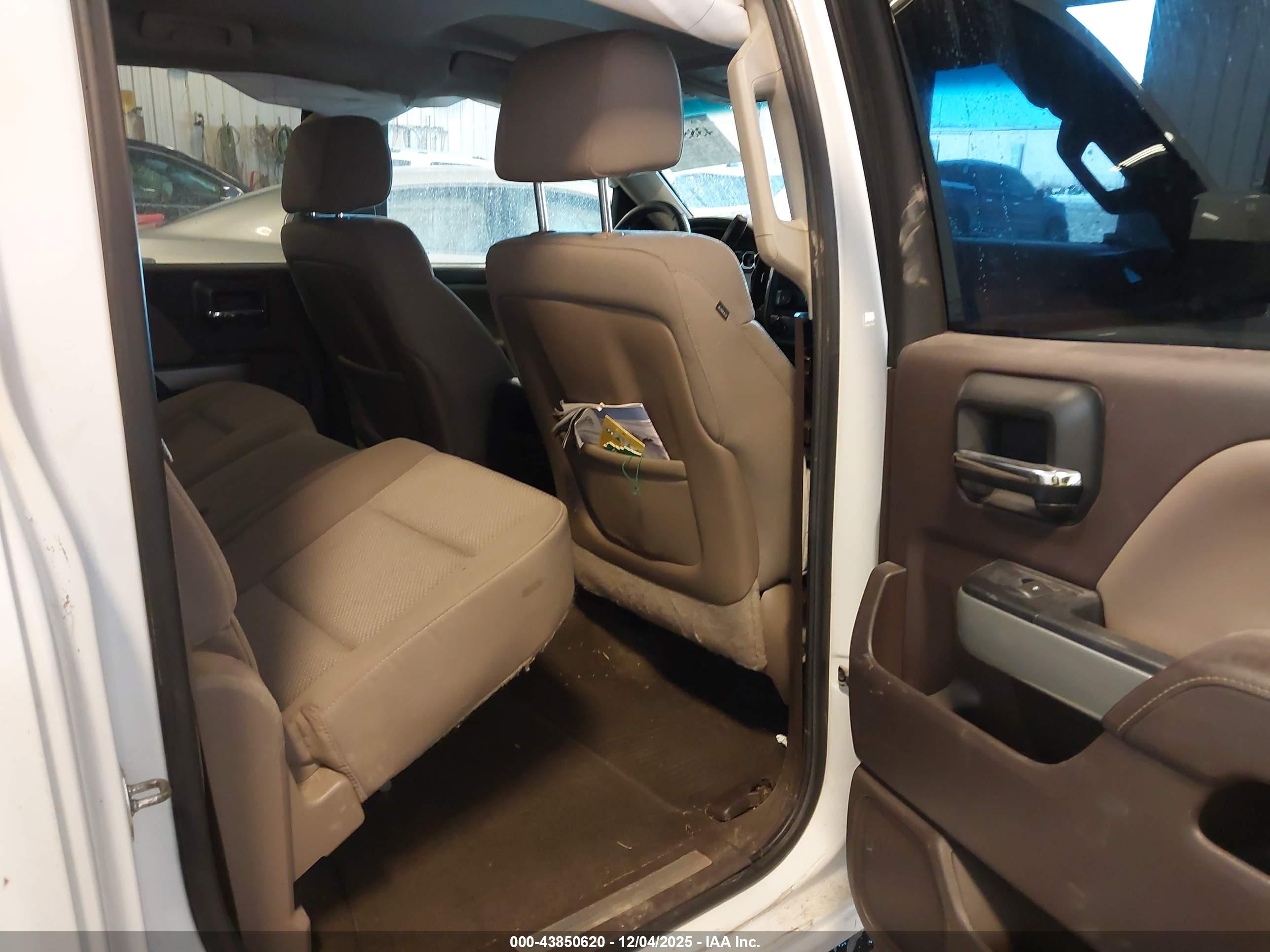 CHEVROLET SILVERADO image 8