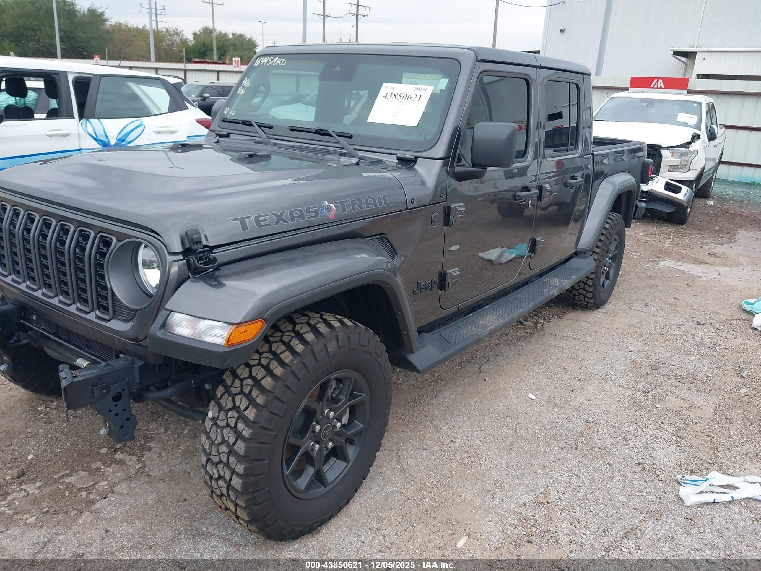 JEEP GLADIATOR image 2