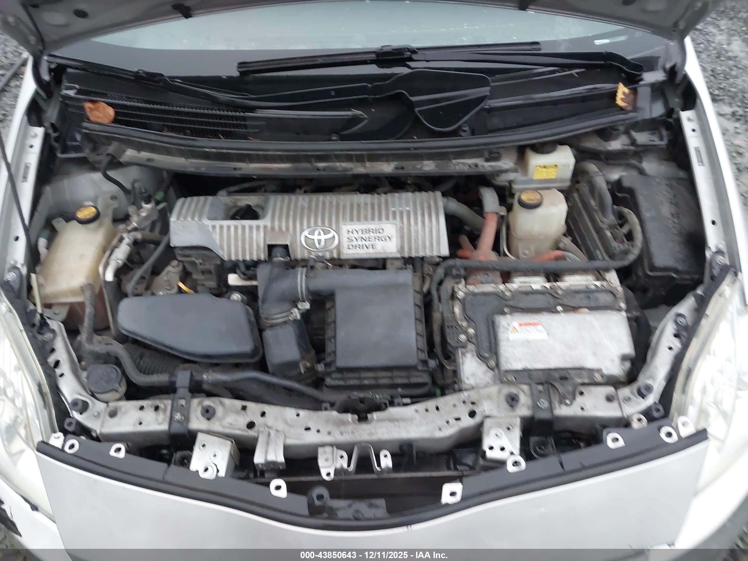 TOYOTA PRIUS image 10