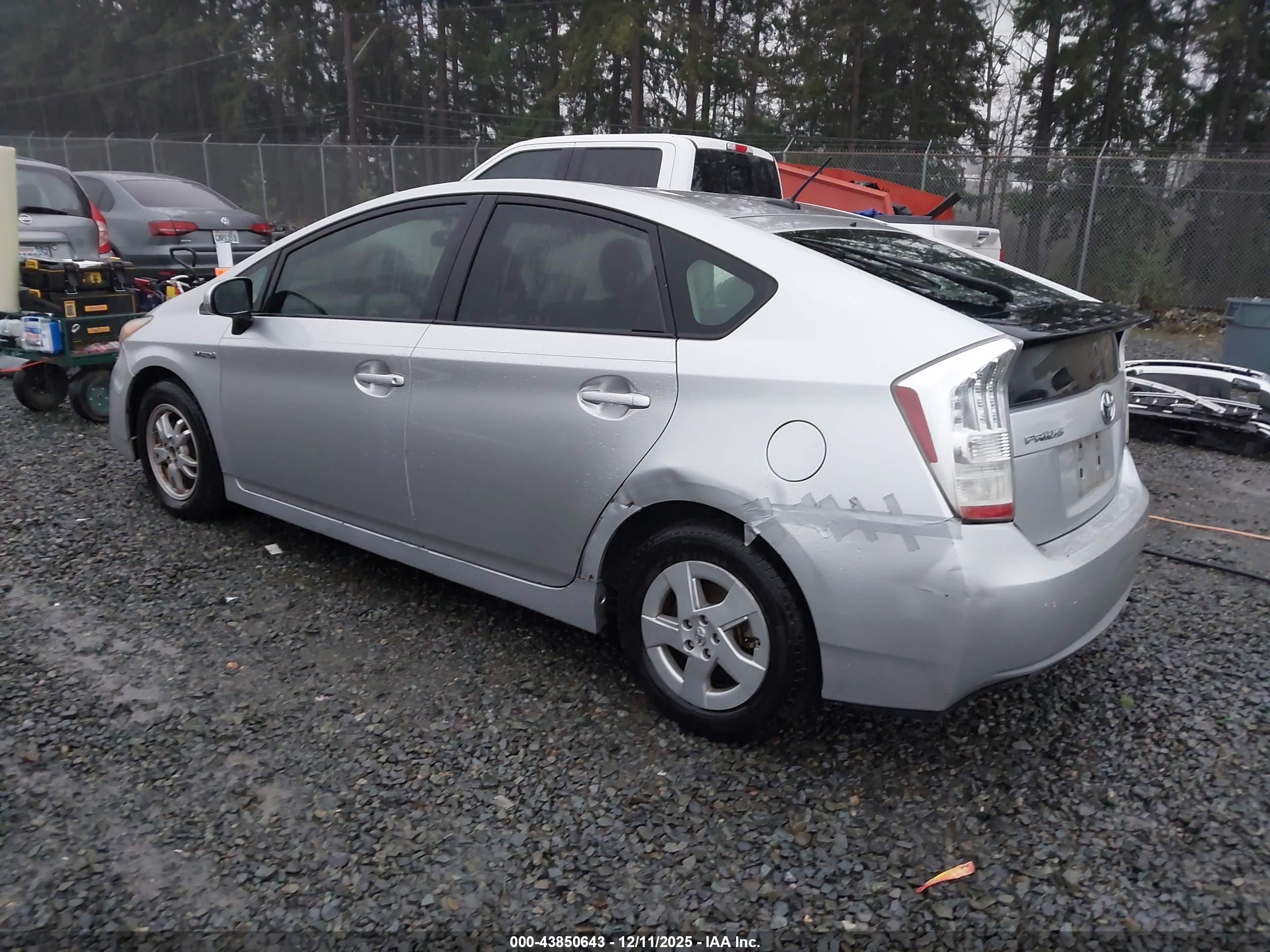 TOYOTA PRIUS image 3