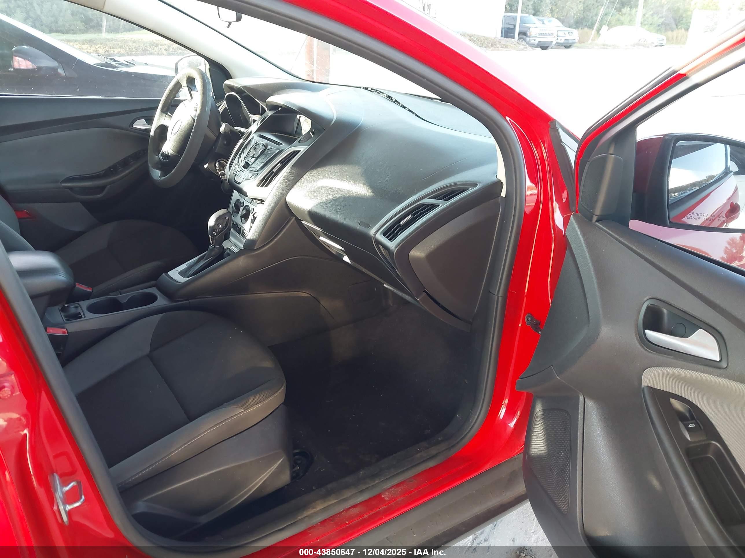 FORD FOCUS image 5