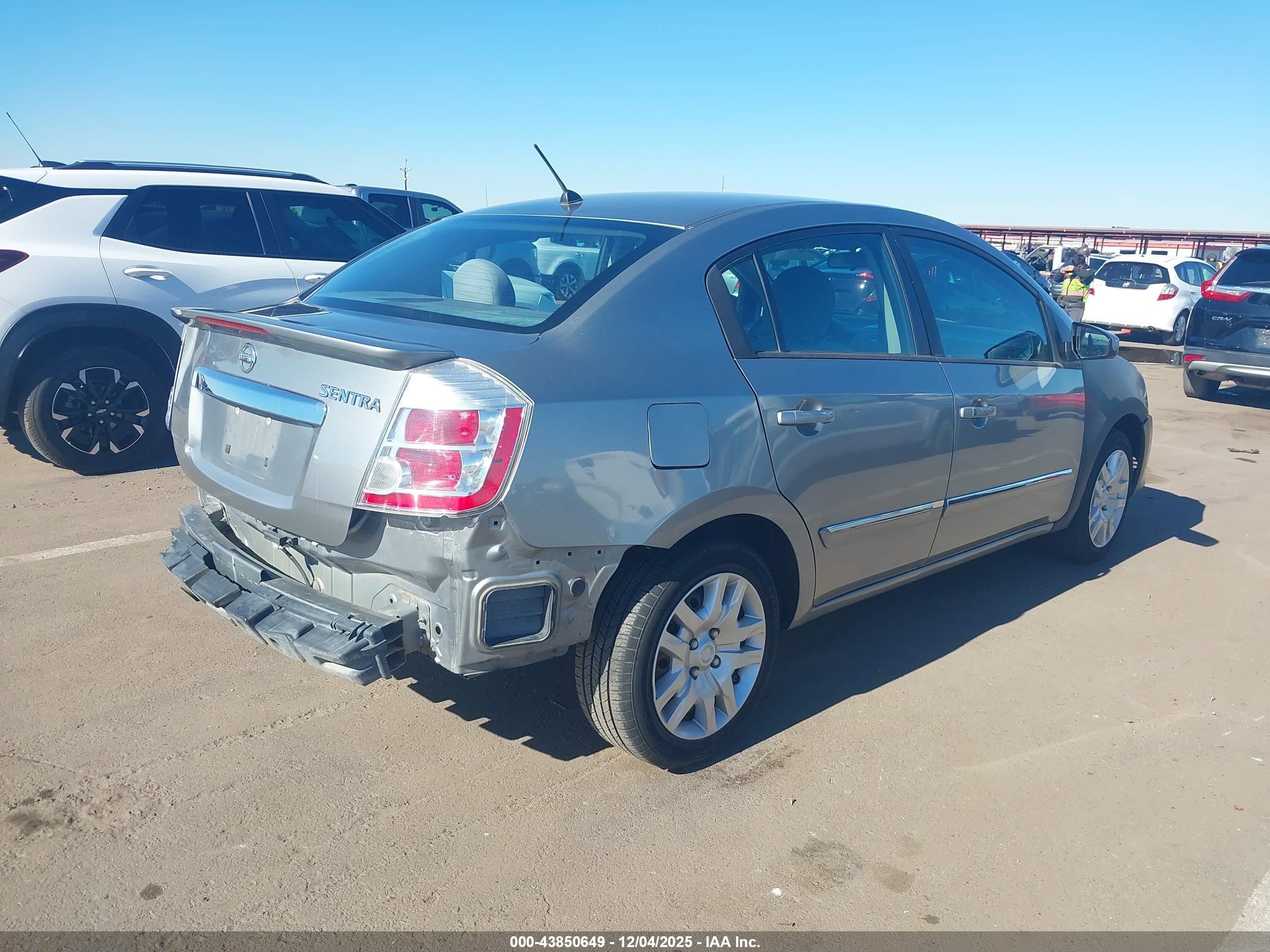 NISSAN SENTRA image 4