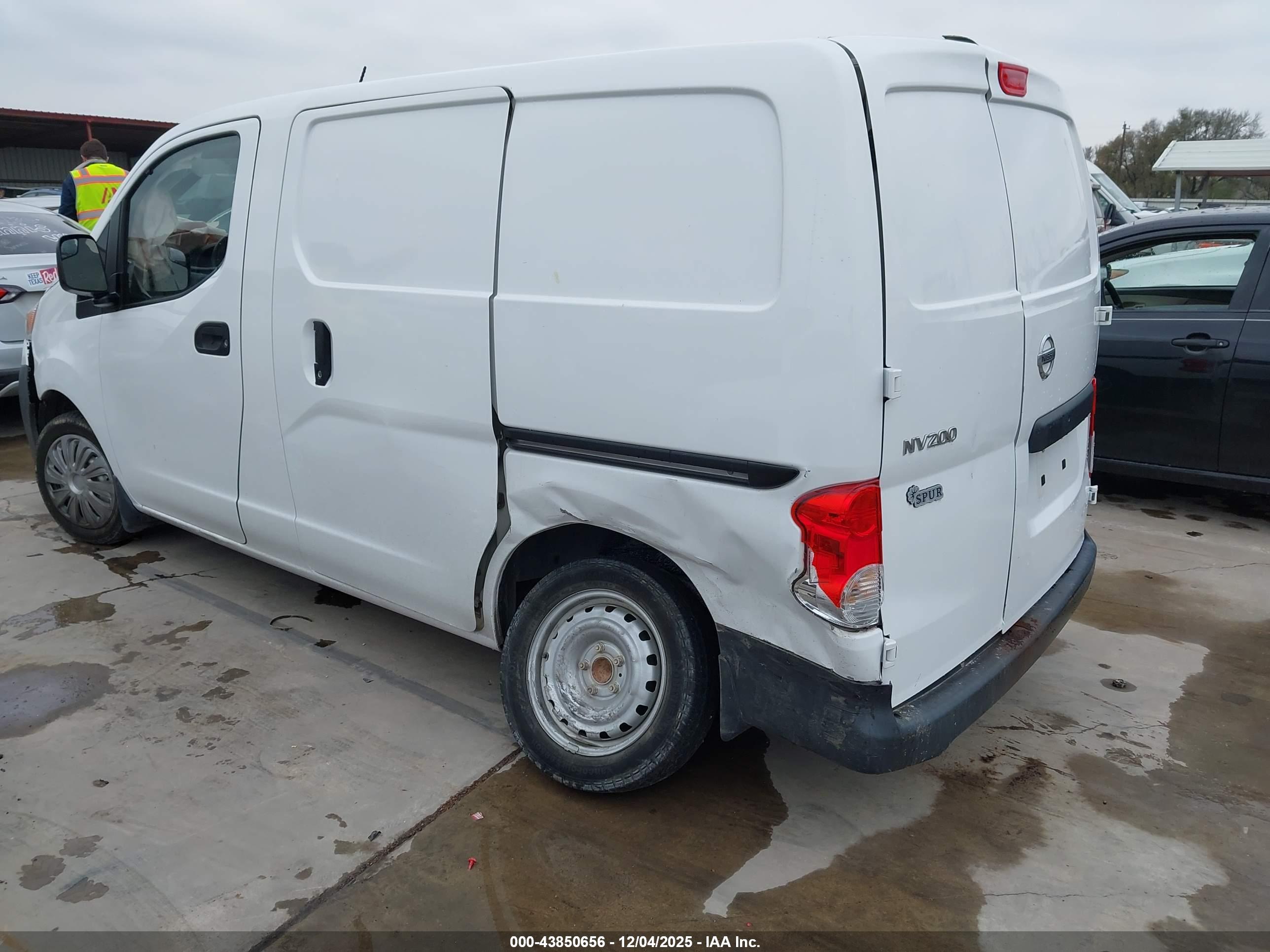 NISSAN NV200 image 3