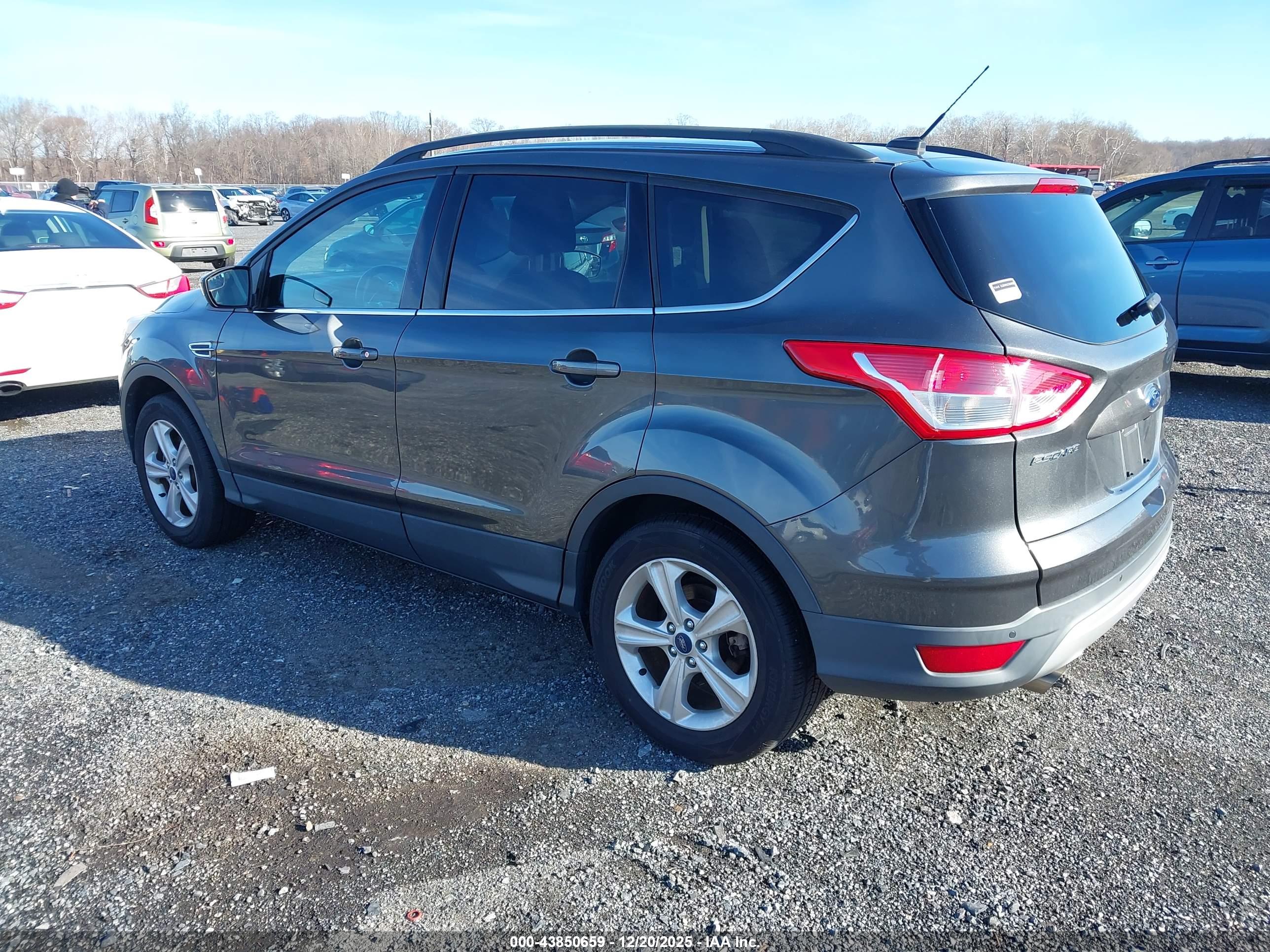 FORD ESCAPE image 3