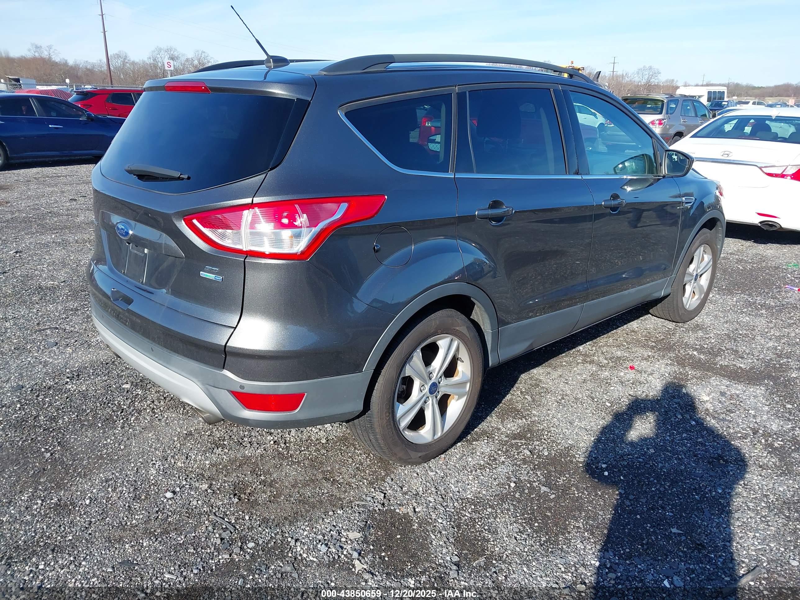 FORD ESCAPE image 4