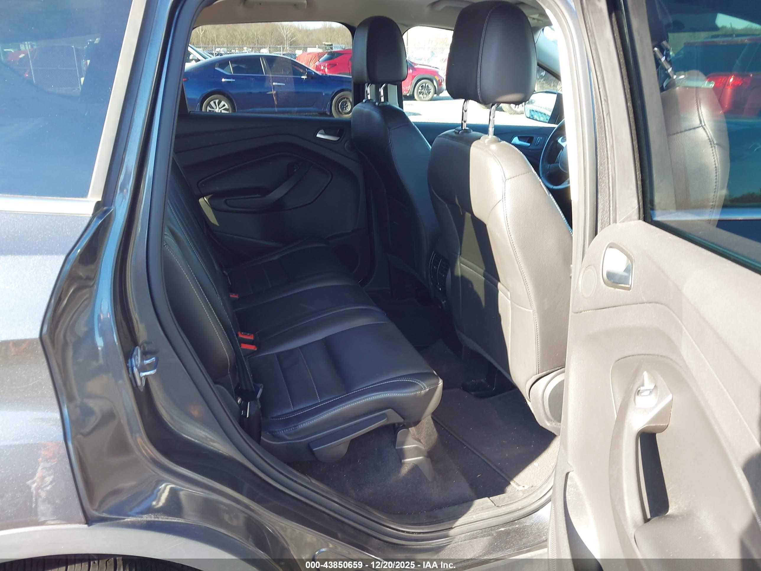 FORD ESCAPE image 8