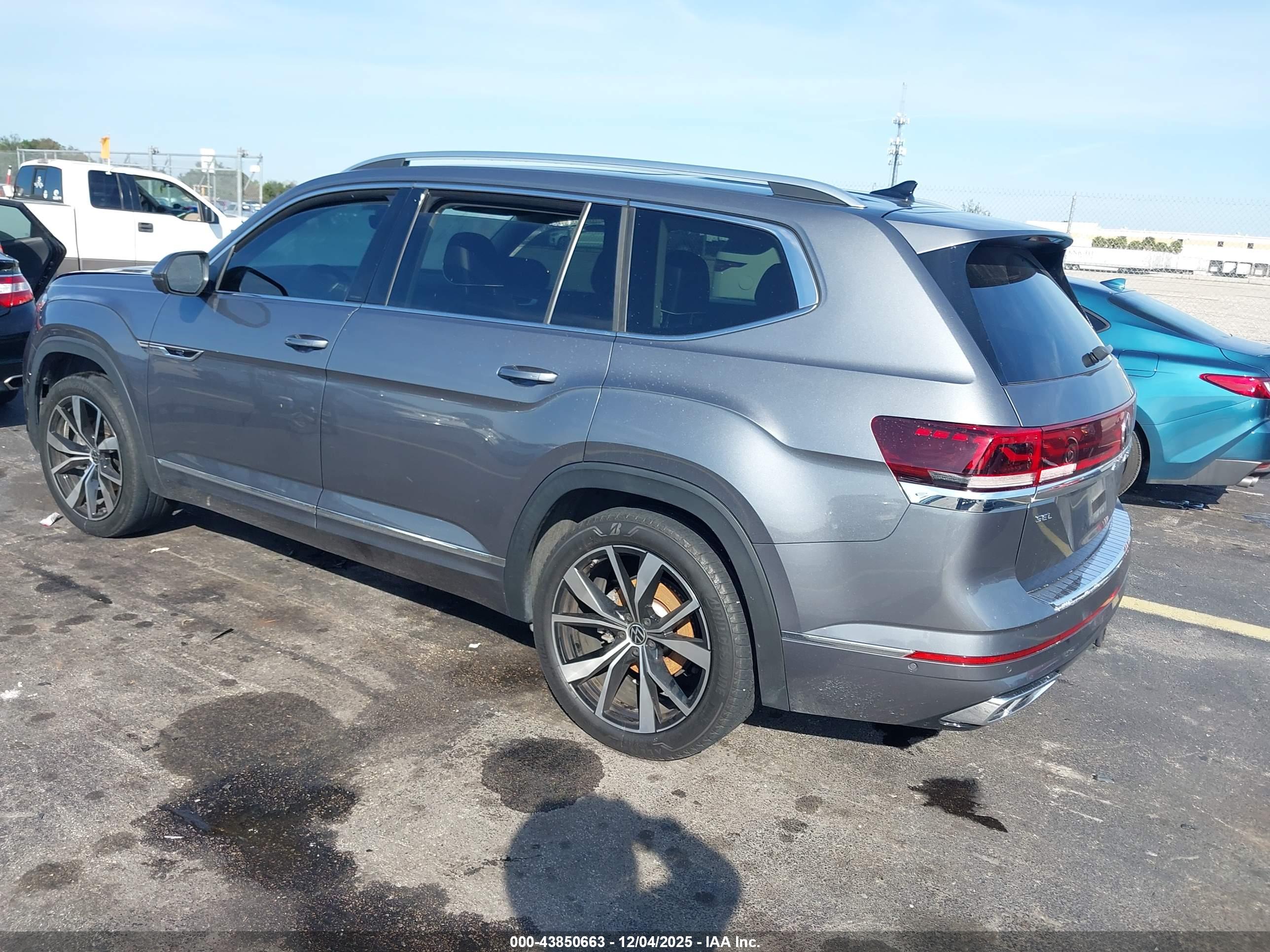VOLKSWAGEN ATLAS image 3
