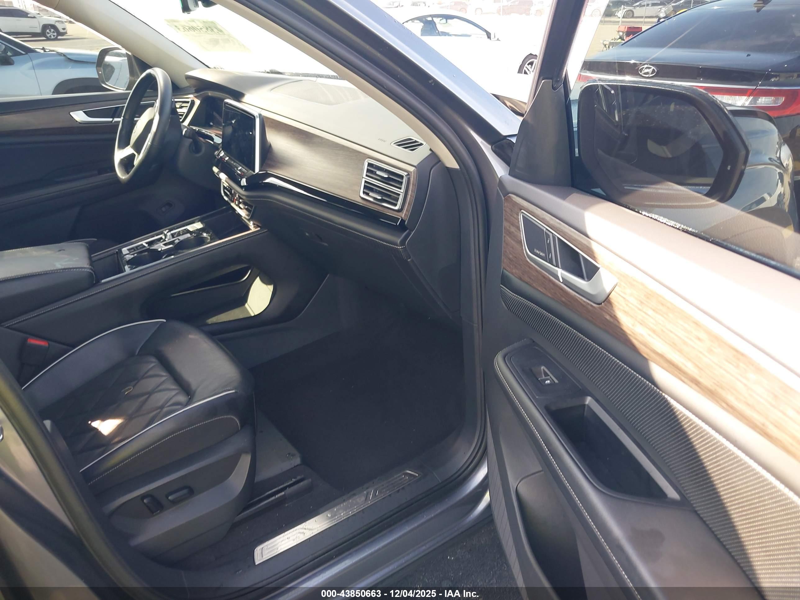 VOLKSWAGEN ATLAS image 5