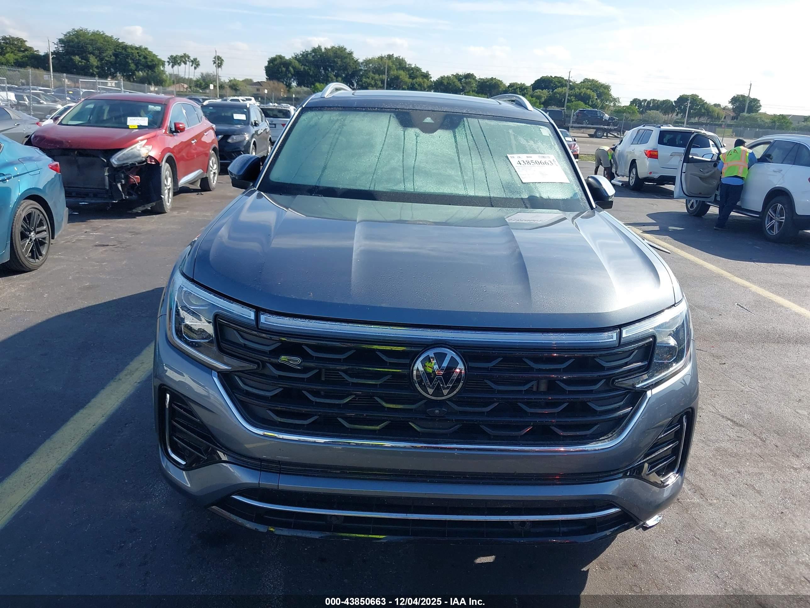 VOLKSWAGEN ATLAS image 6
