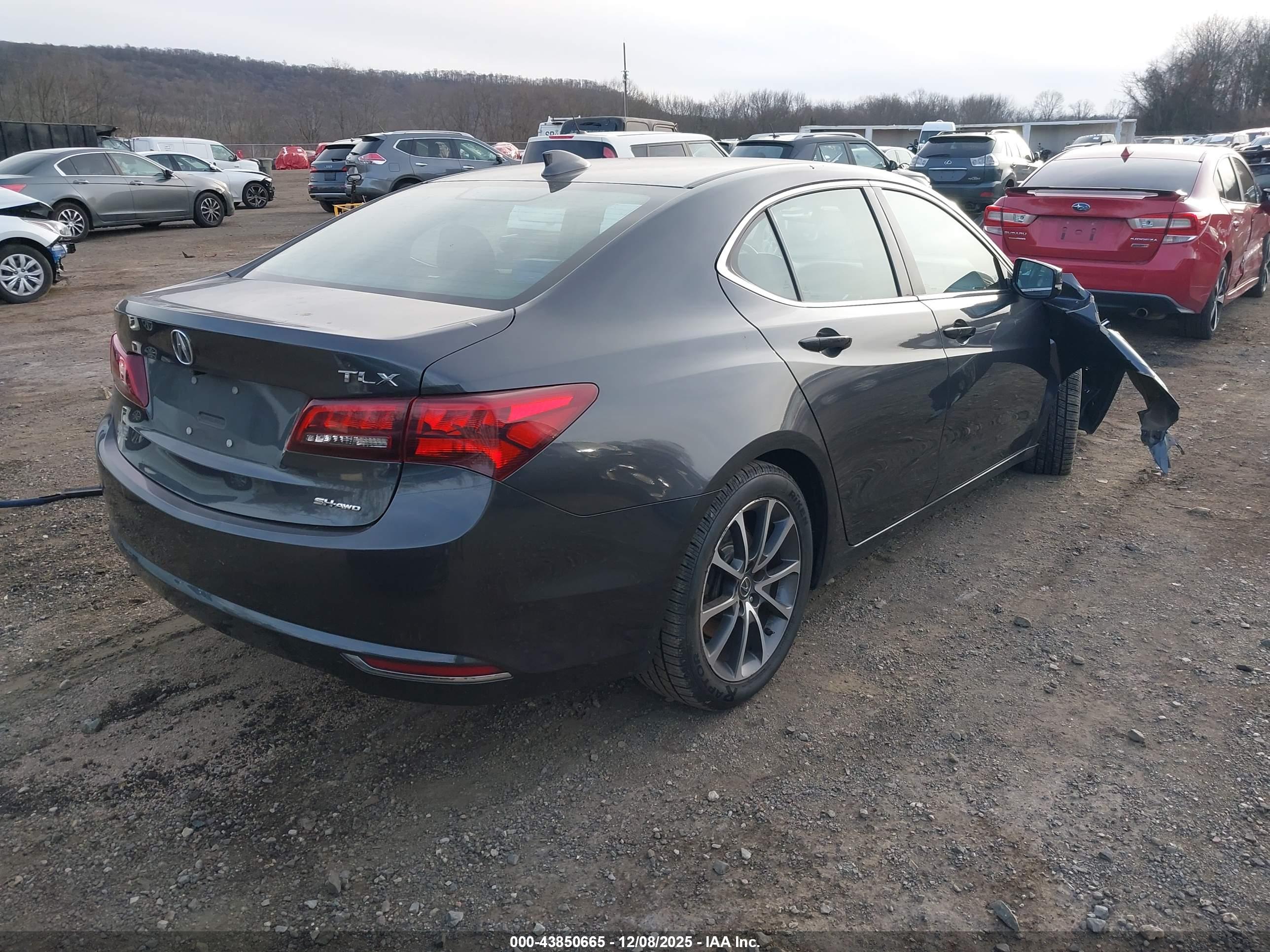 ACURA TLX image 4