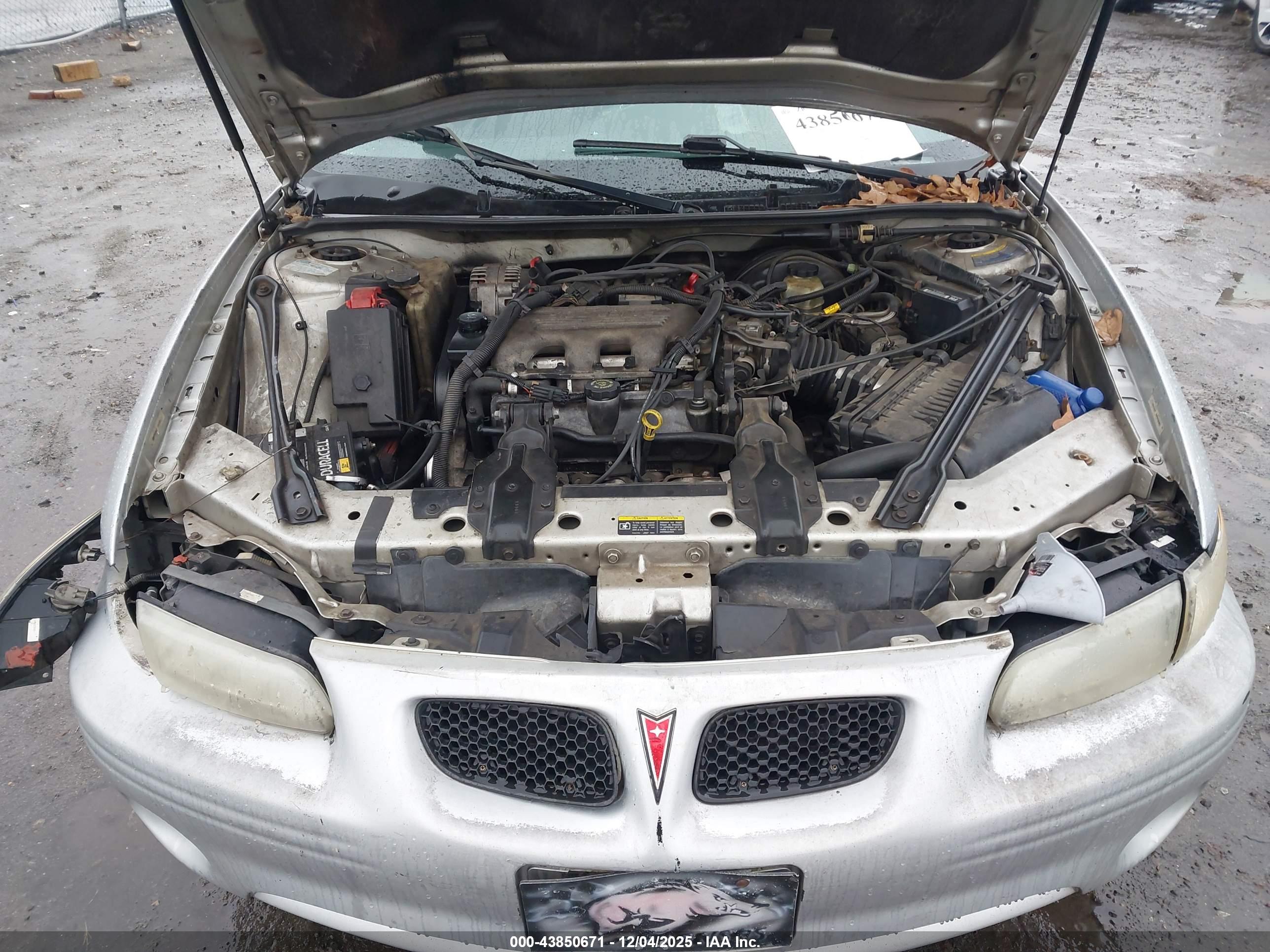 PONTIAC GRAND image 10