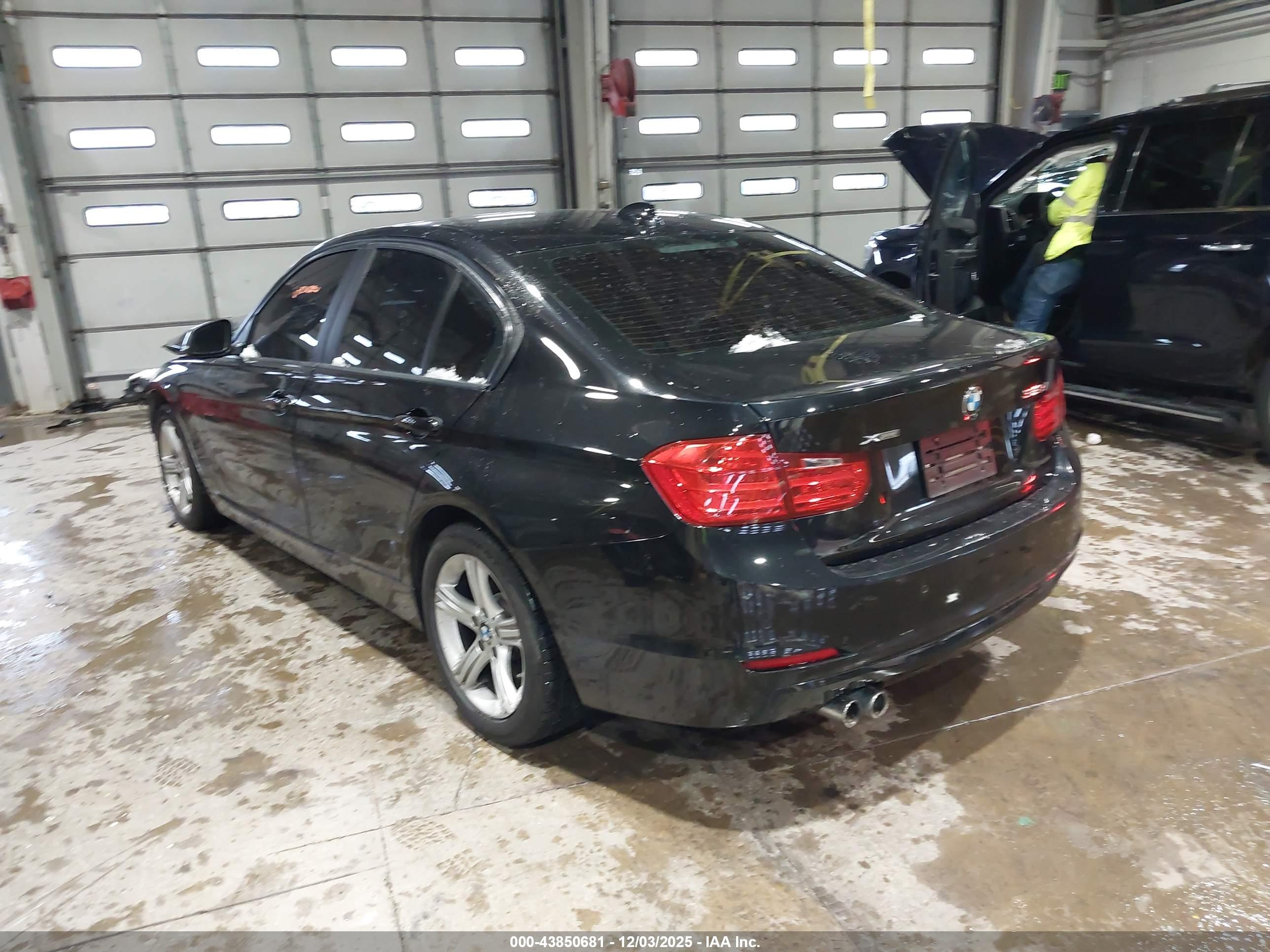 BMW 328I image 3