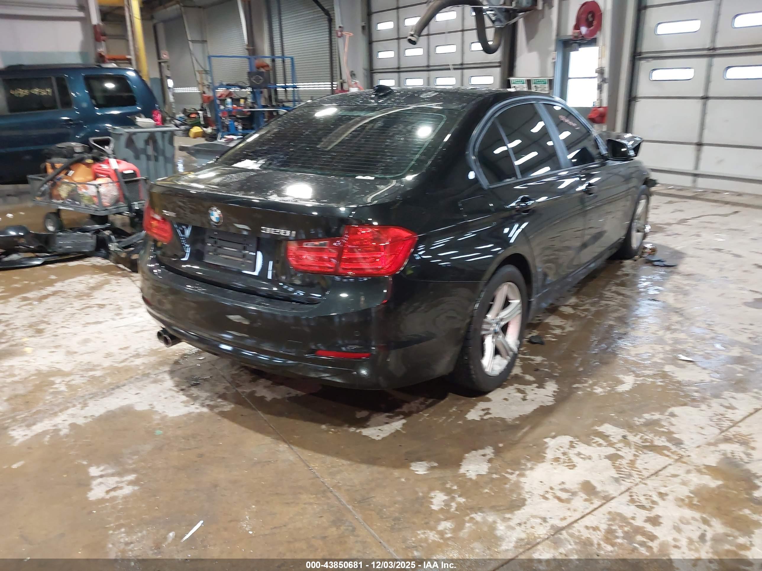 BMW 328I image 4