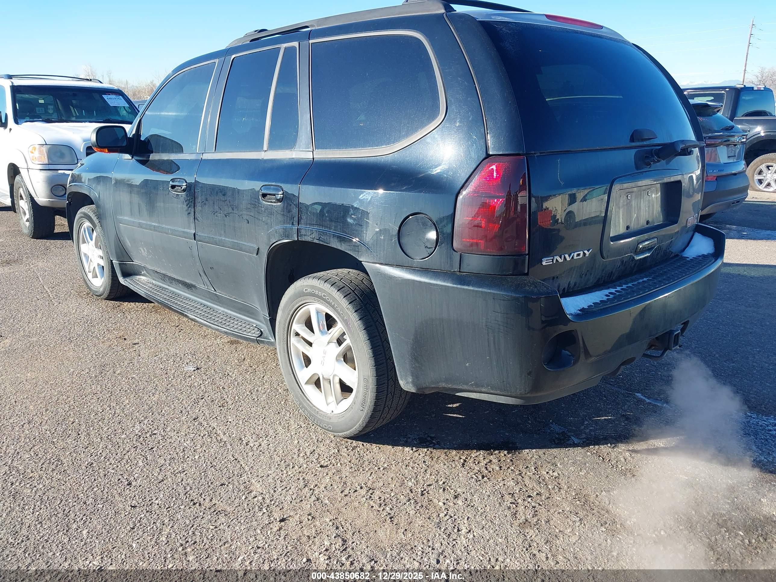 GMC ENVOY image 3