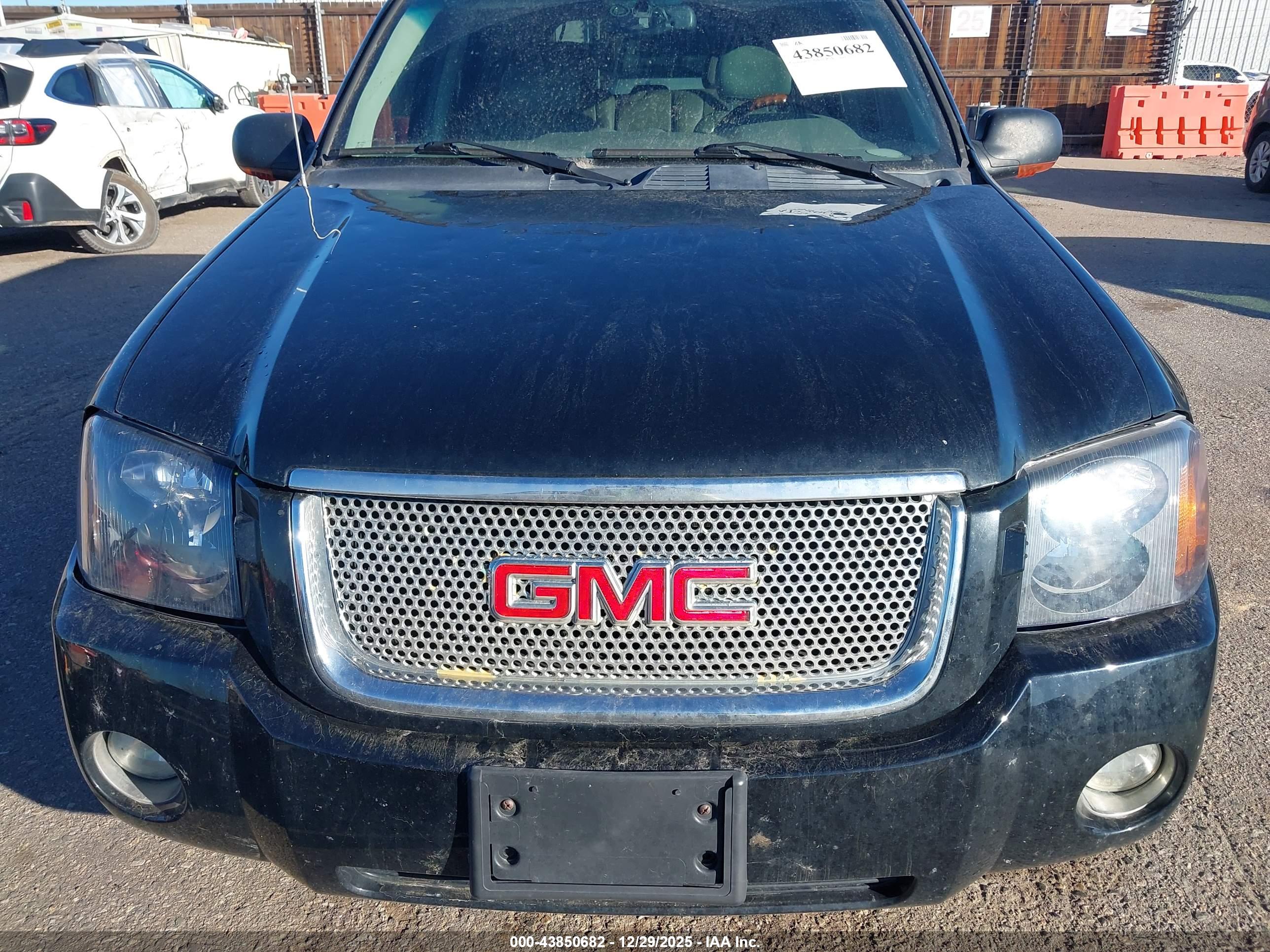 GMC ENVOY image 6