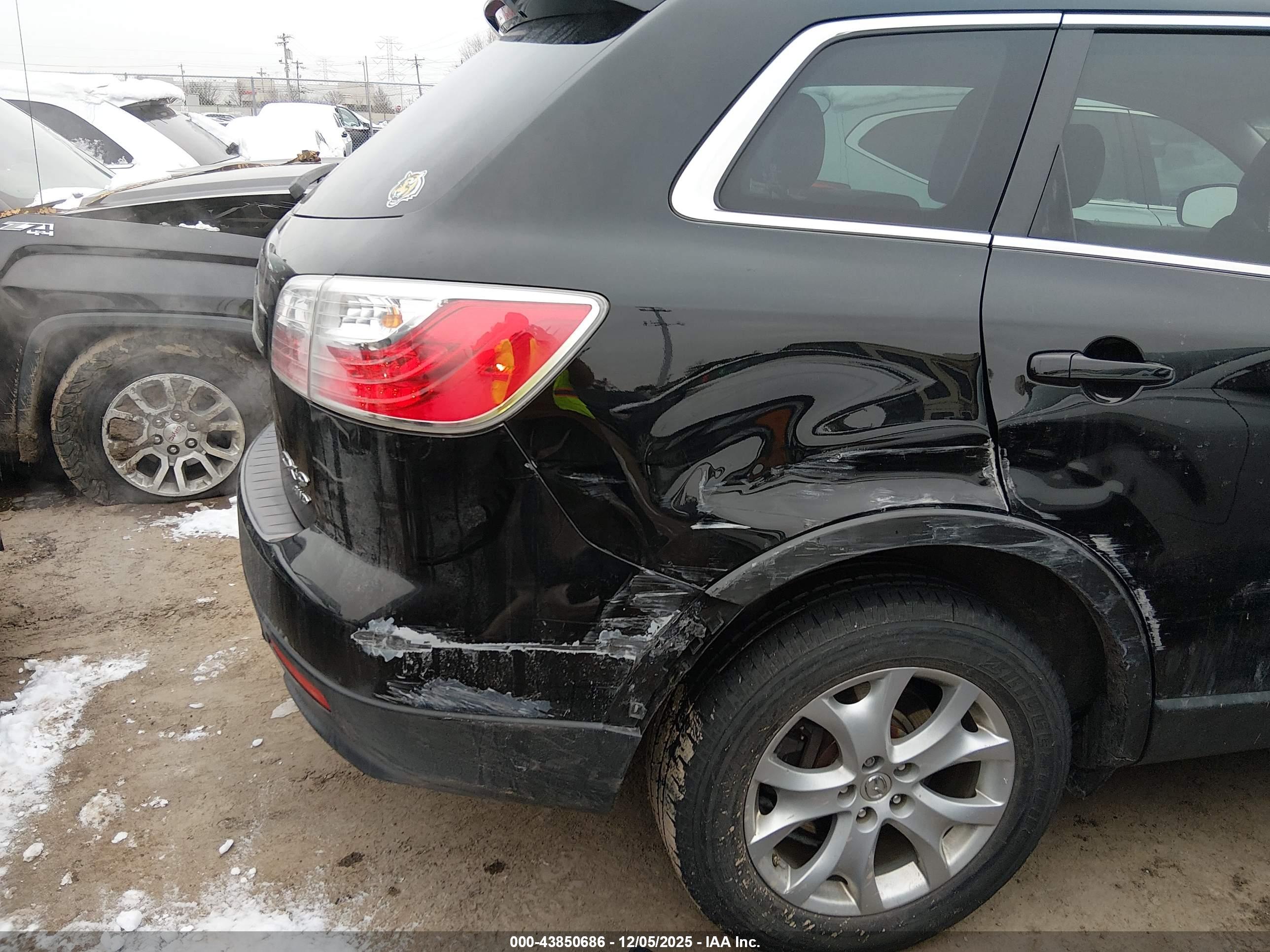 MAZDA CX-9 image 4