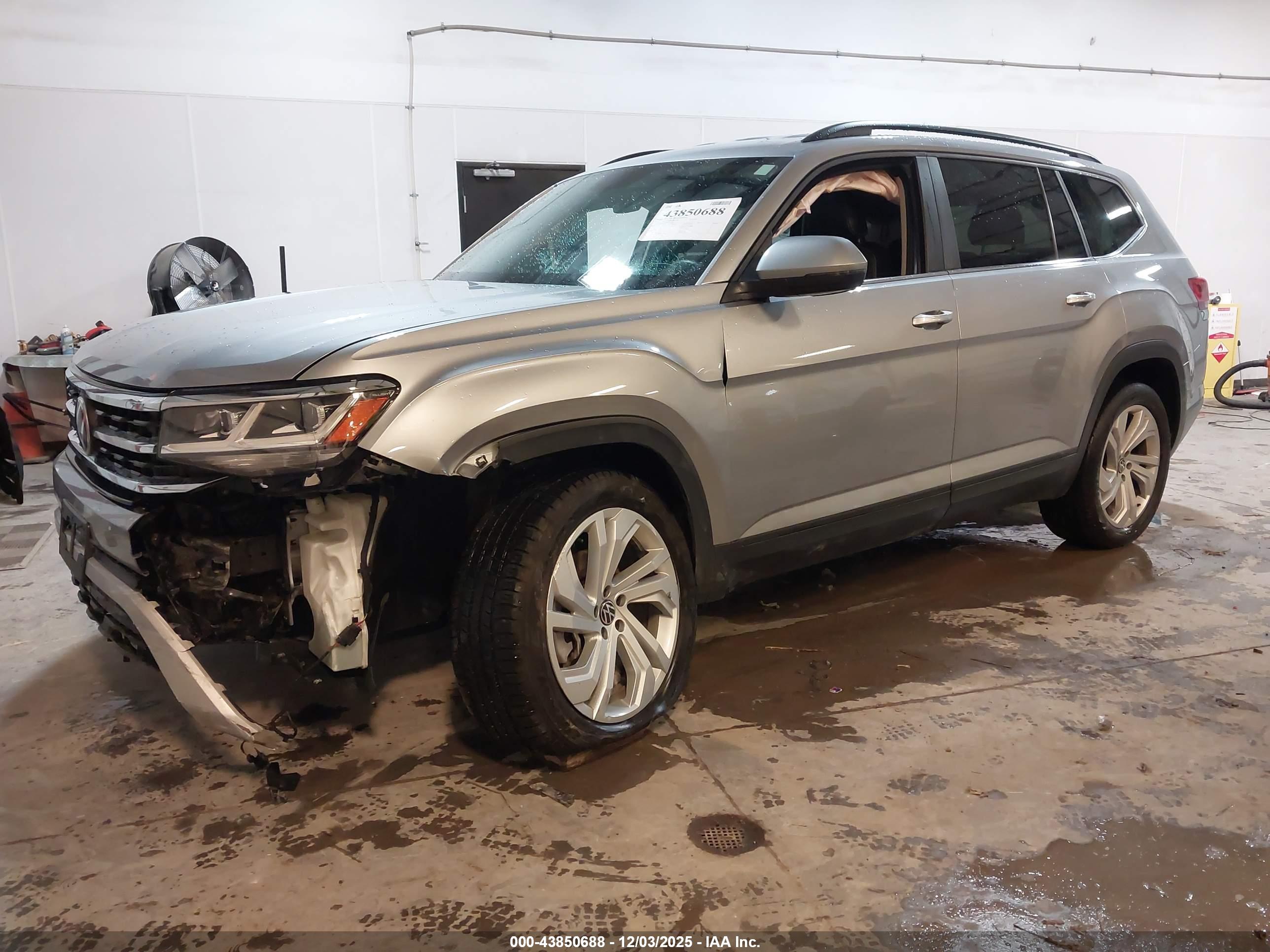 VOLKSWAGEN ATLAS image 2