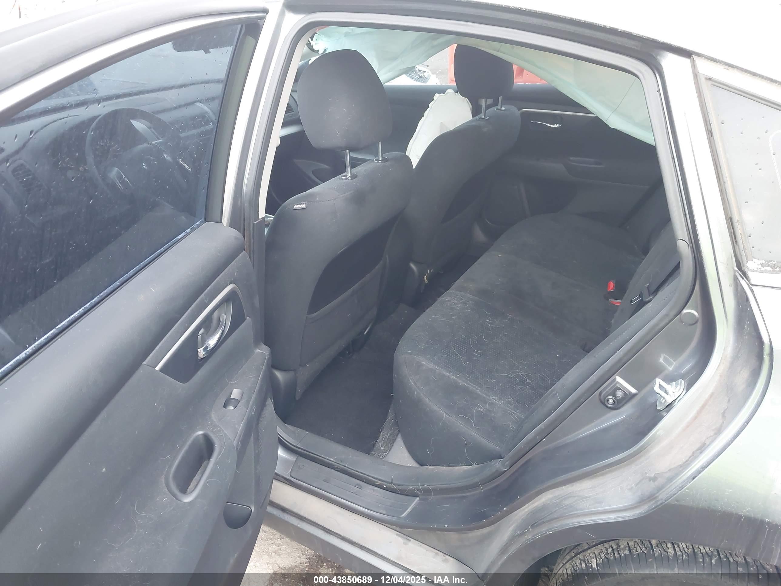 NISSAN ALTIMA image 8