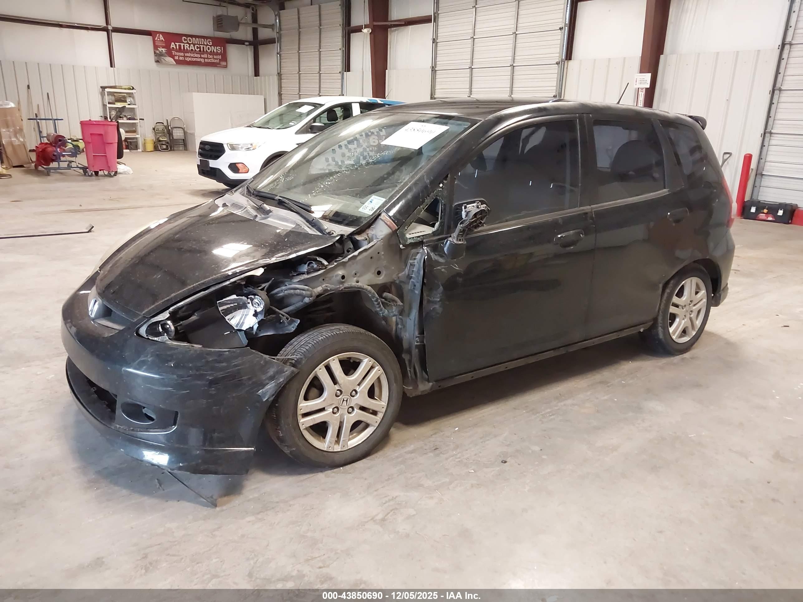 HONDA FIT image 2