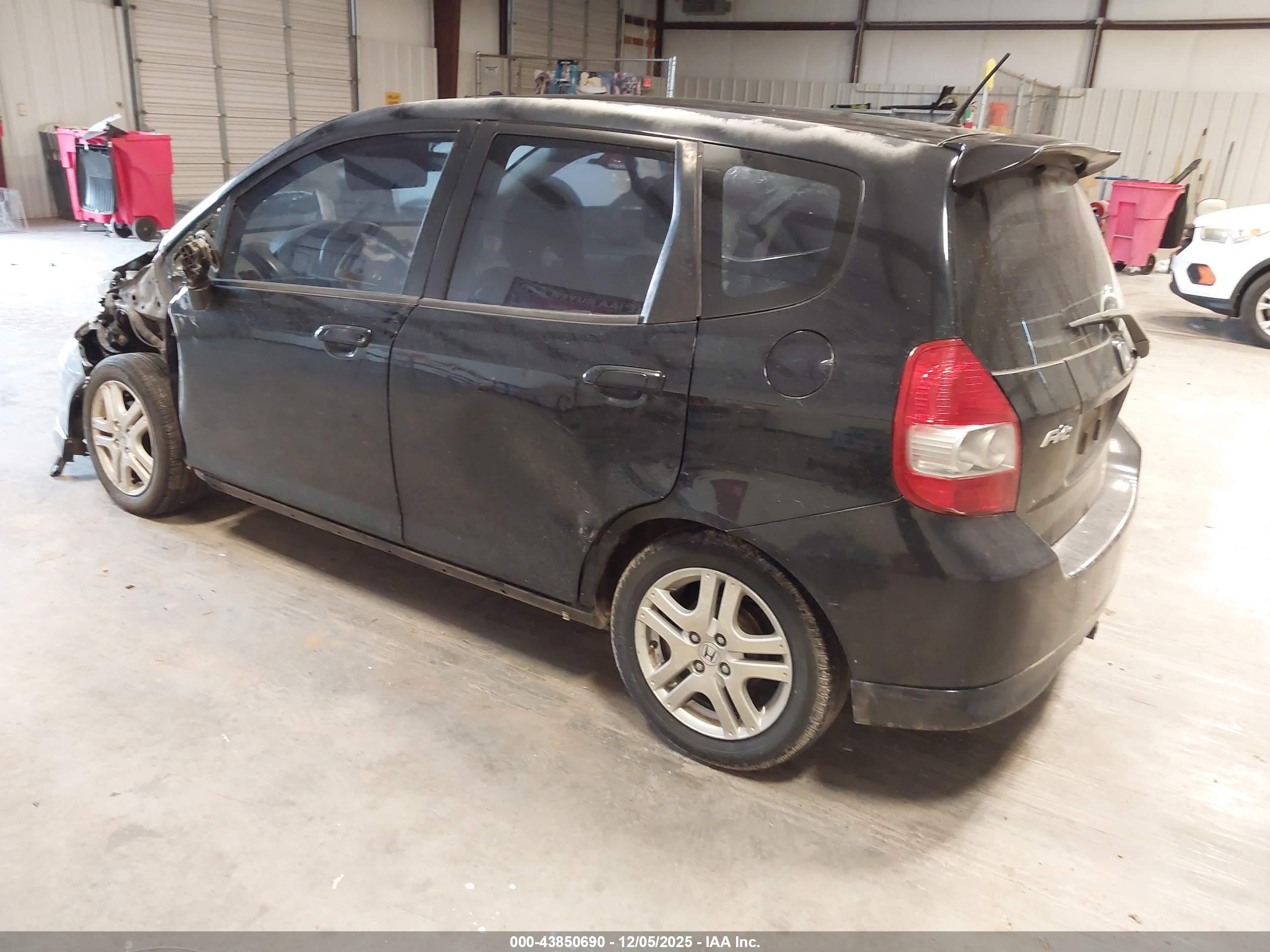HONDA FIT image 3