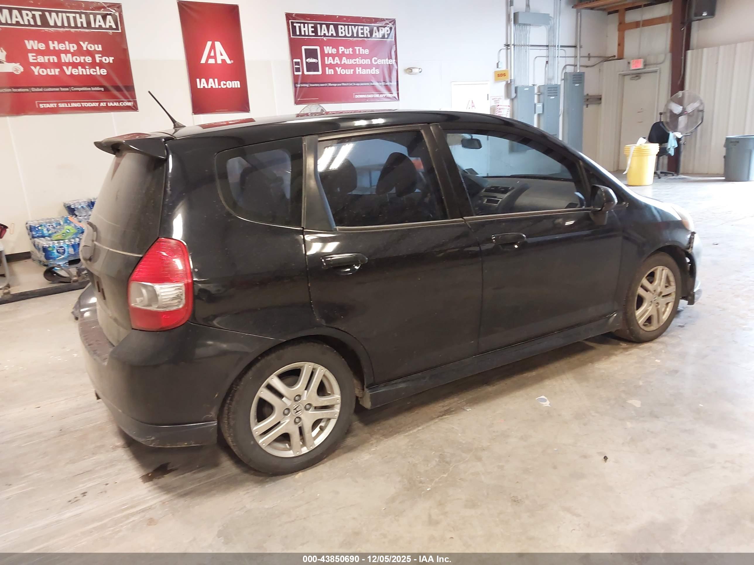 HONDA FIT image 4