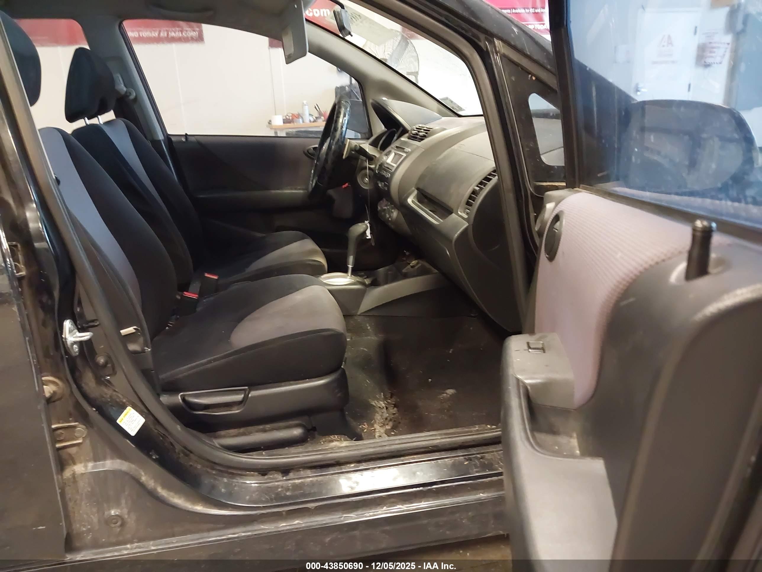 HONDA FIT image 5
