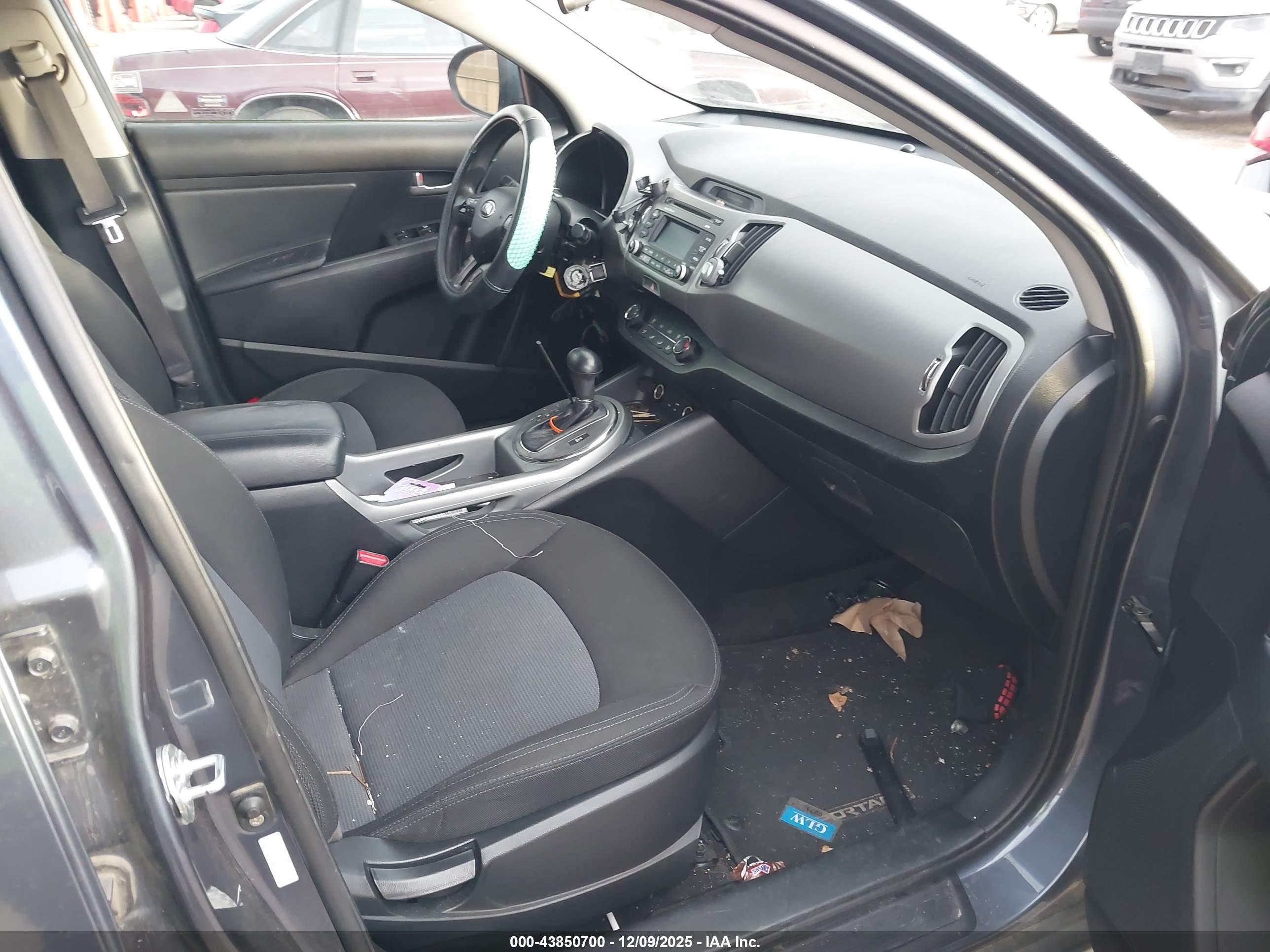 KIA SPORTAGE image 5