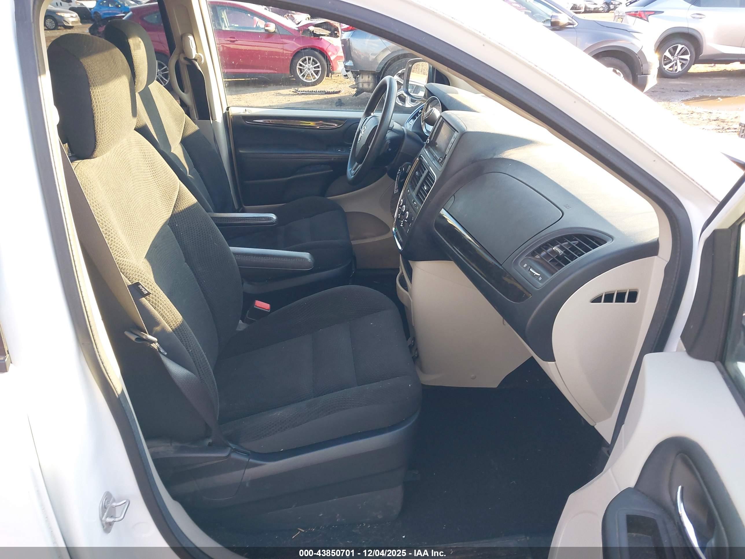 DODGE GRAND image 5