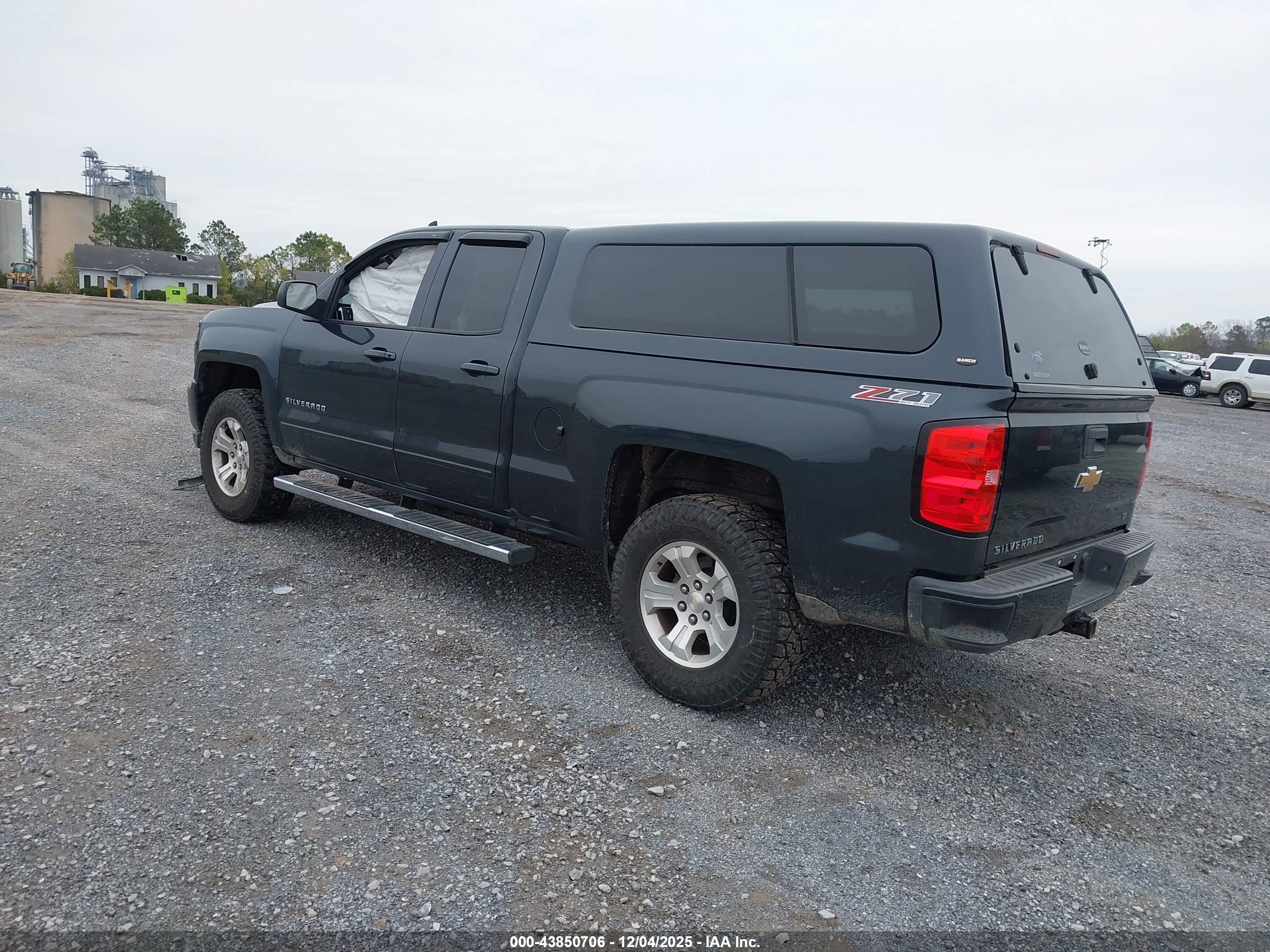 CHEVROLET SILVERADO image 3