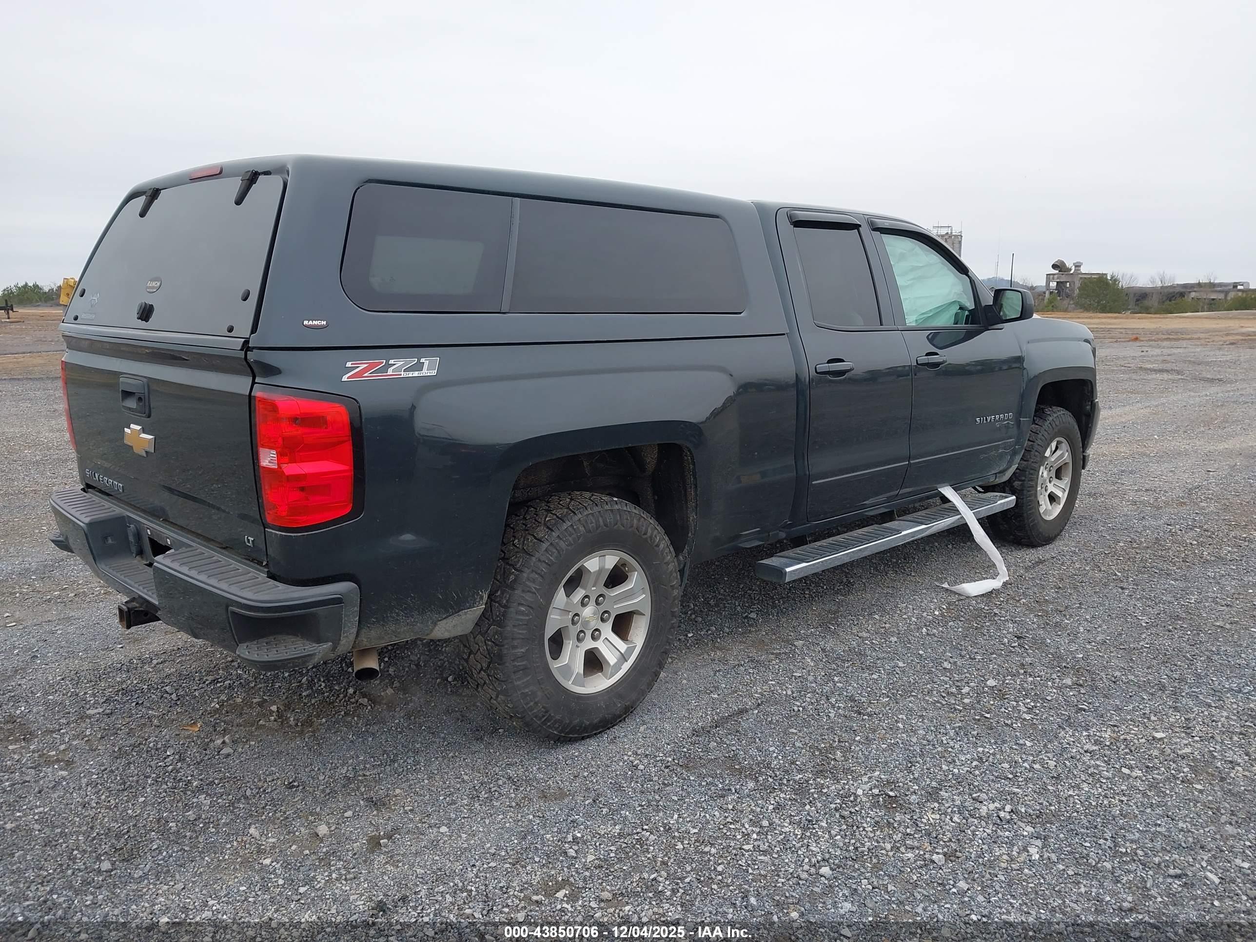 CHEVROLET SILVERADO image 4