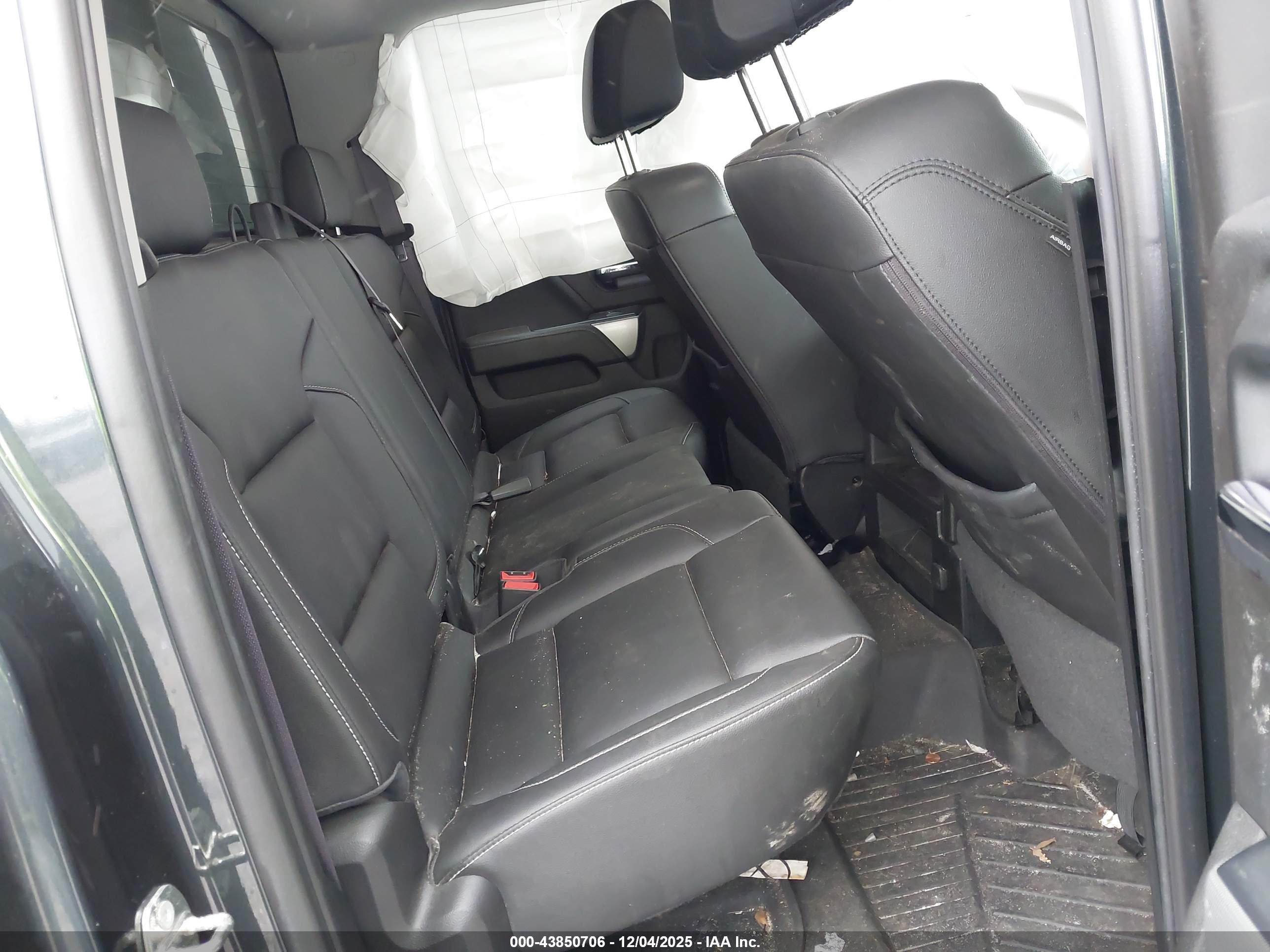 CHEVROLET SILVERADO image 8