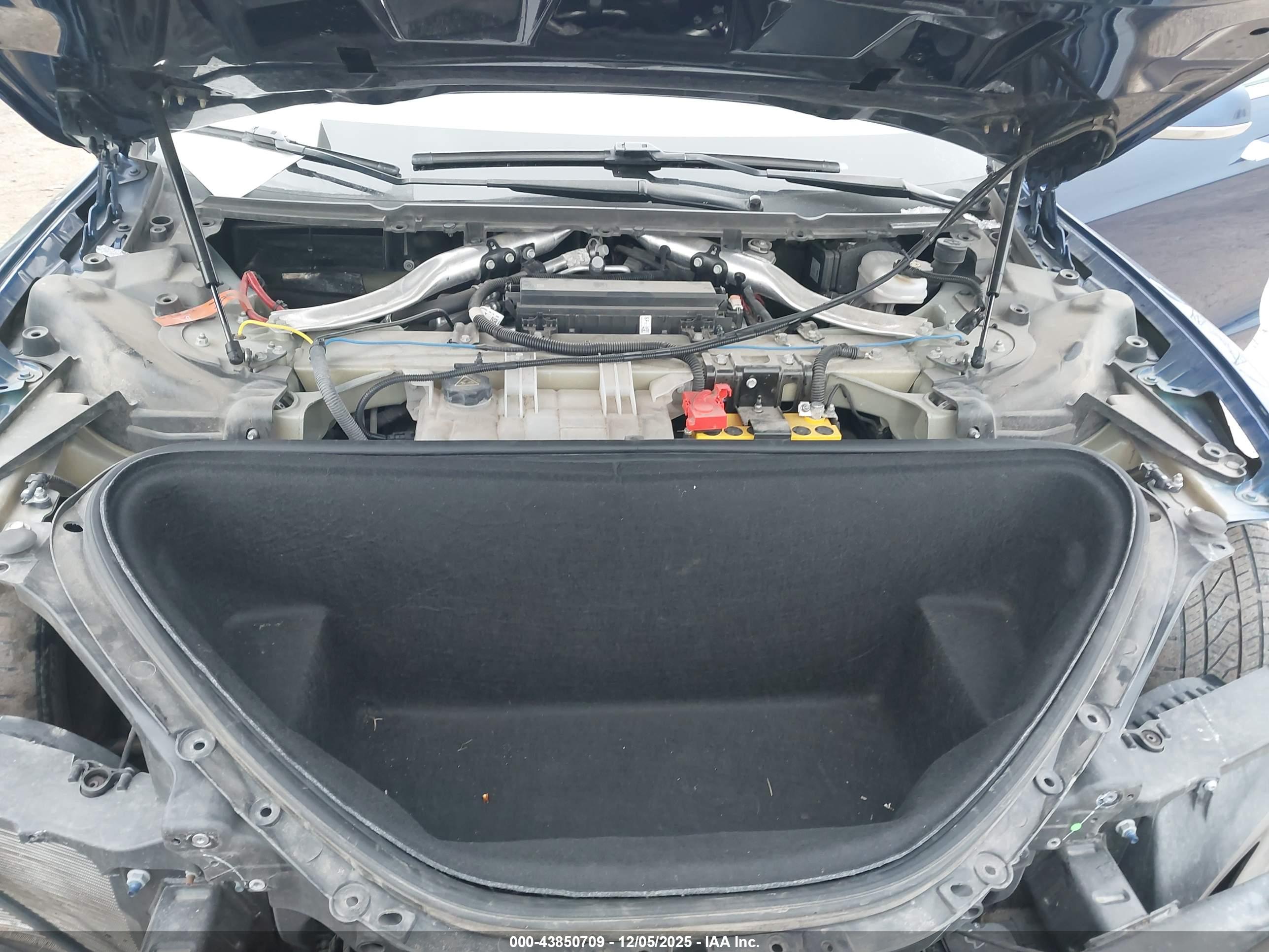 TESLA MODEL image 10