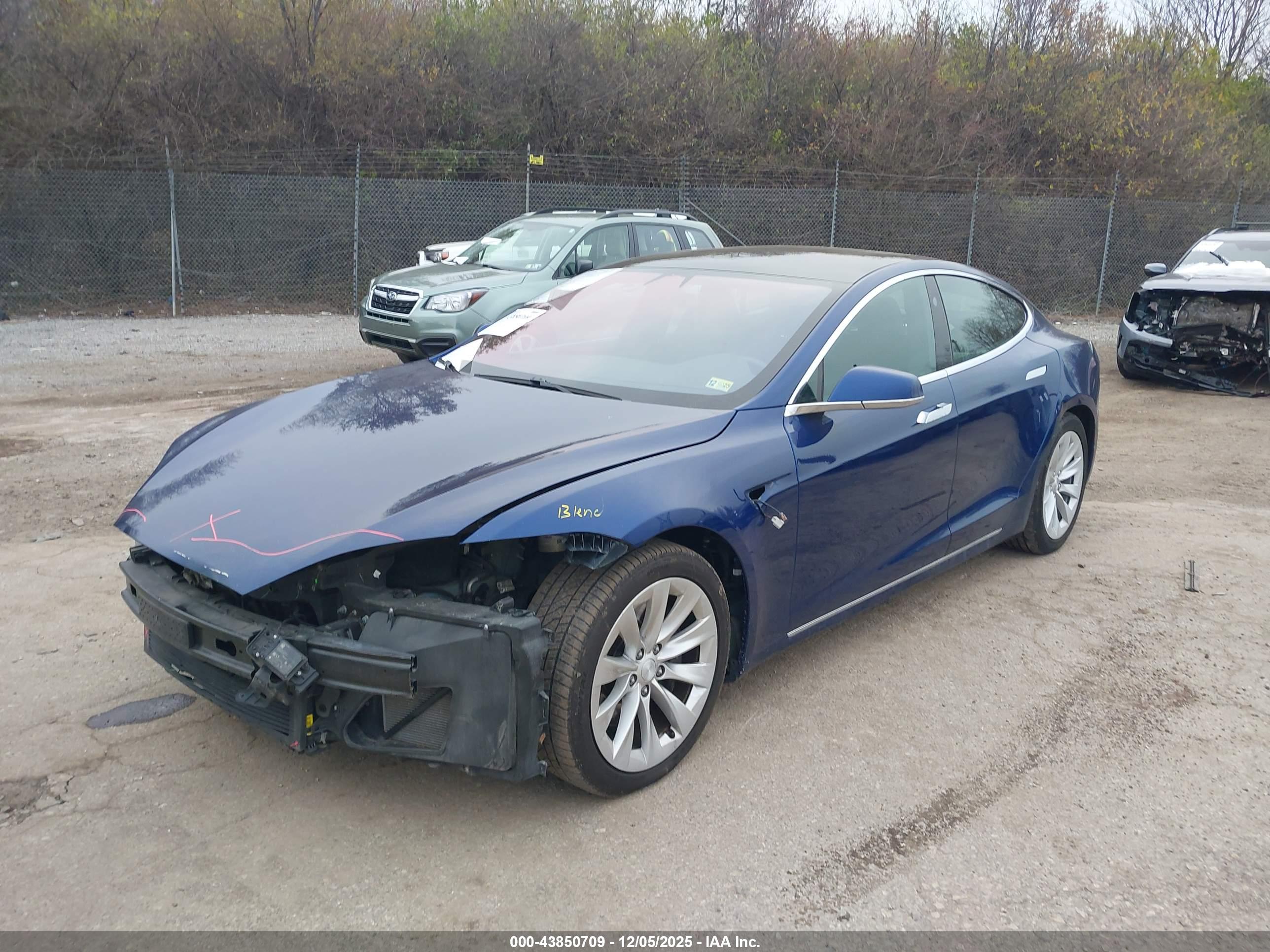 TESLA MODEL image 2