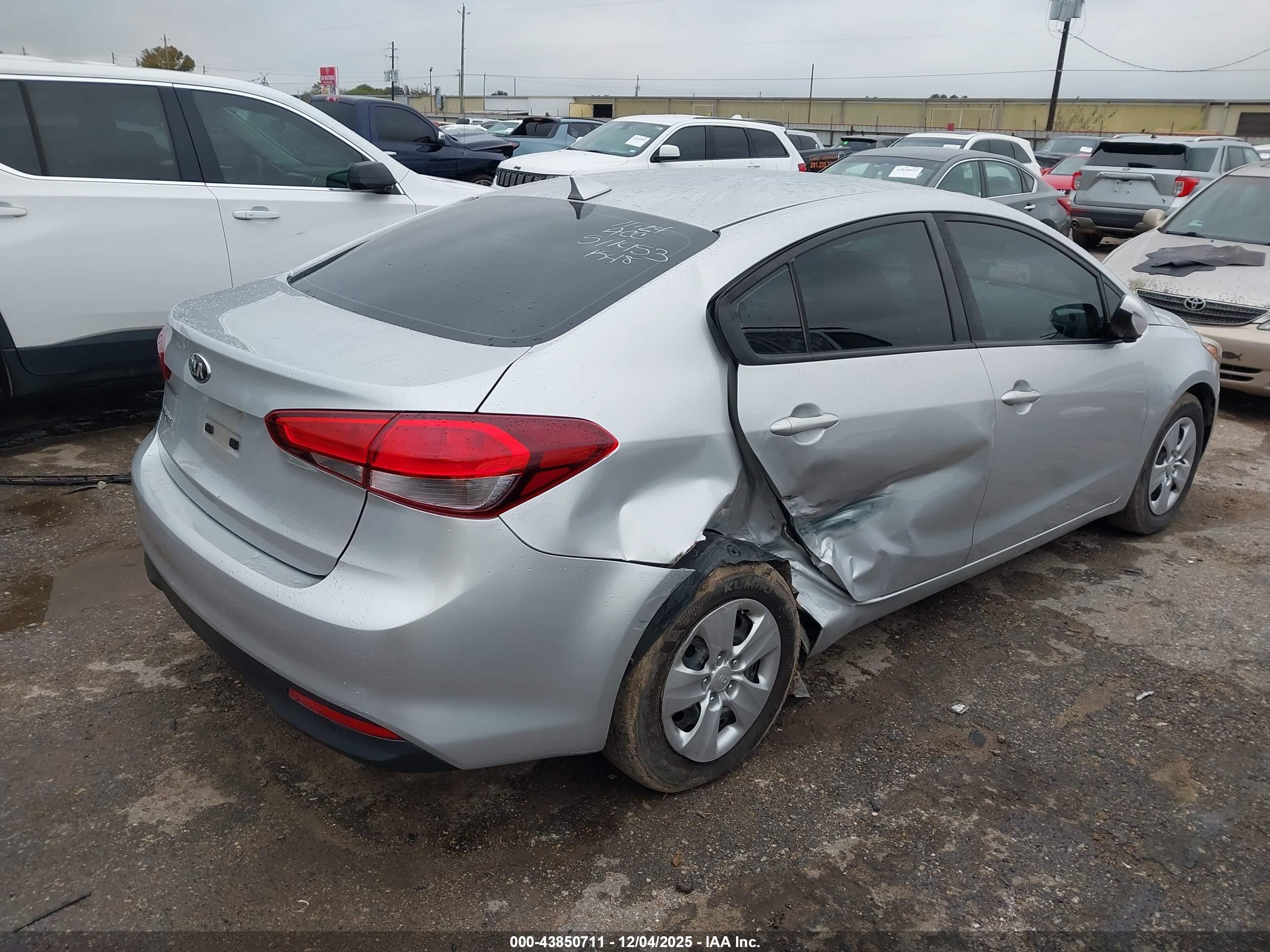 KIA FORTE image 4